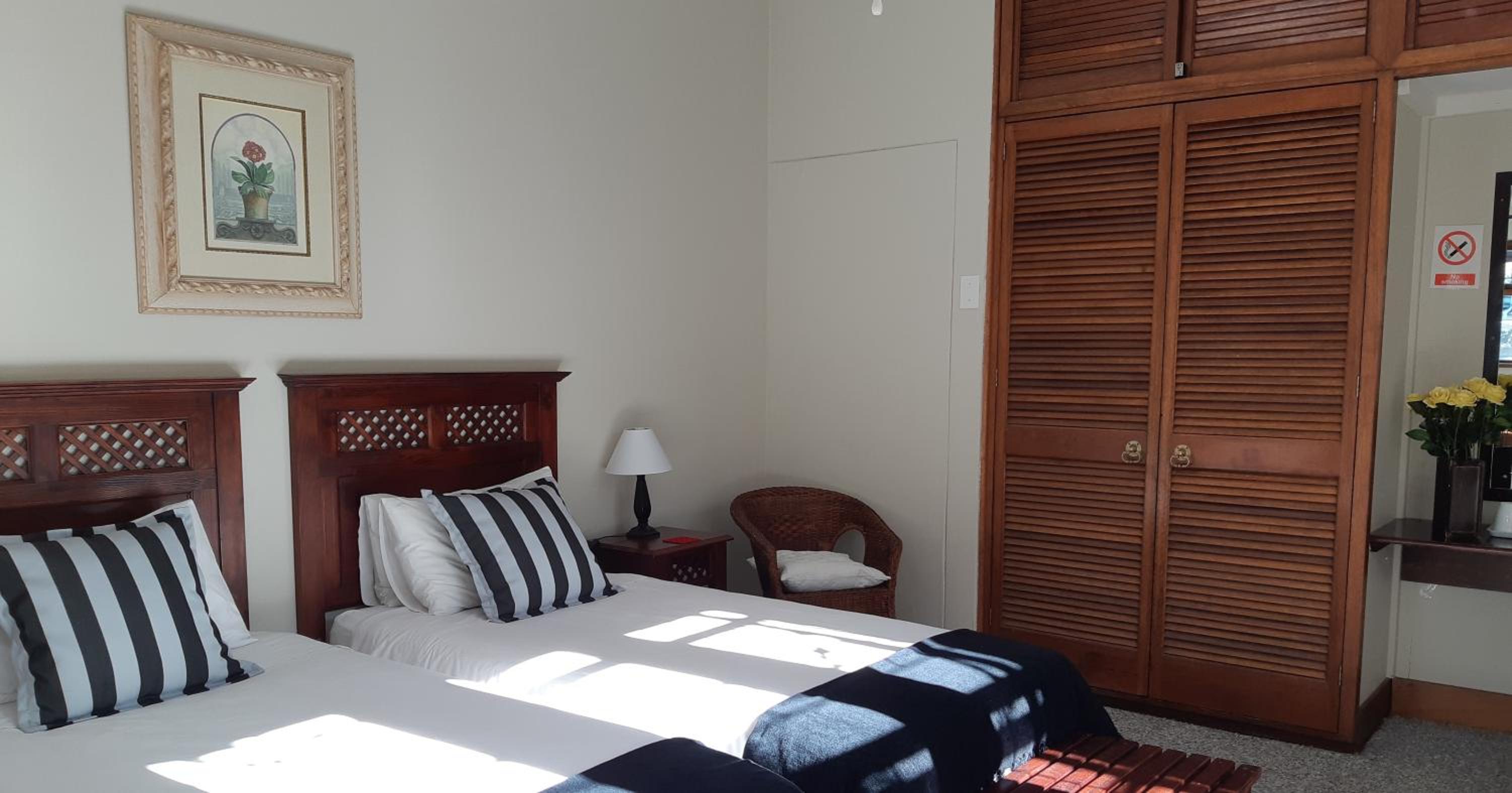 Twin Room - Photo 6
