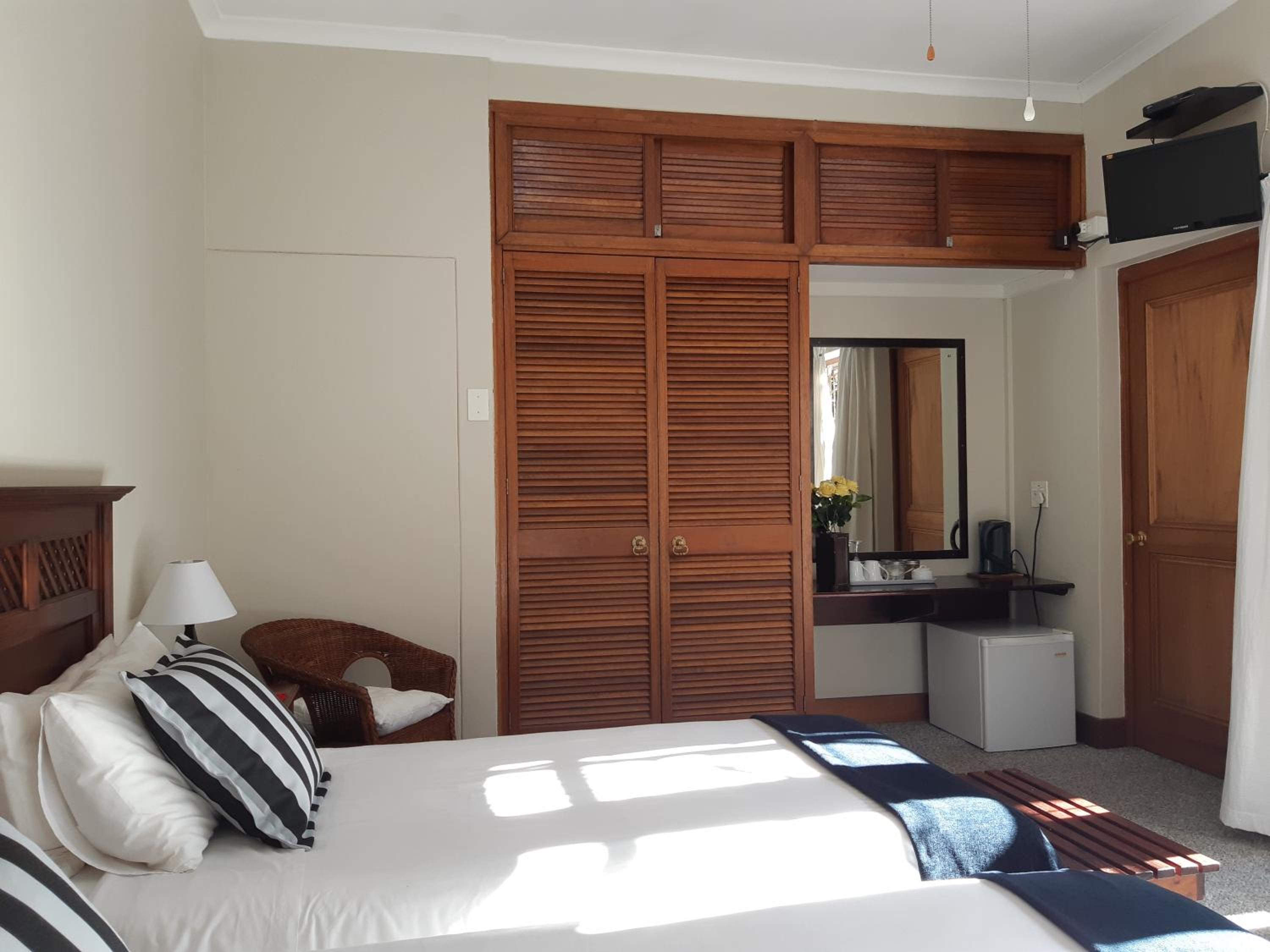 Twin Room - Photo 5