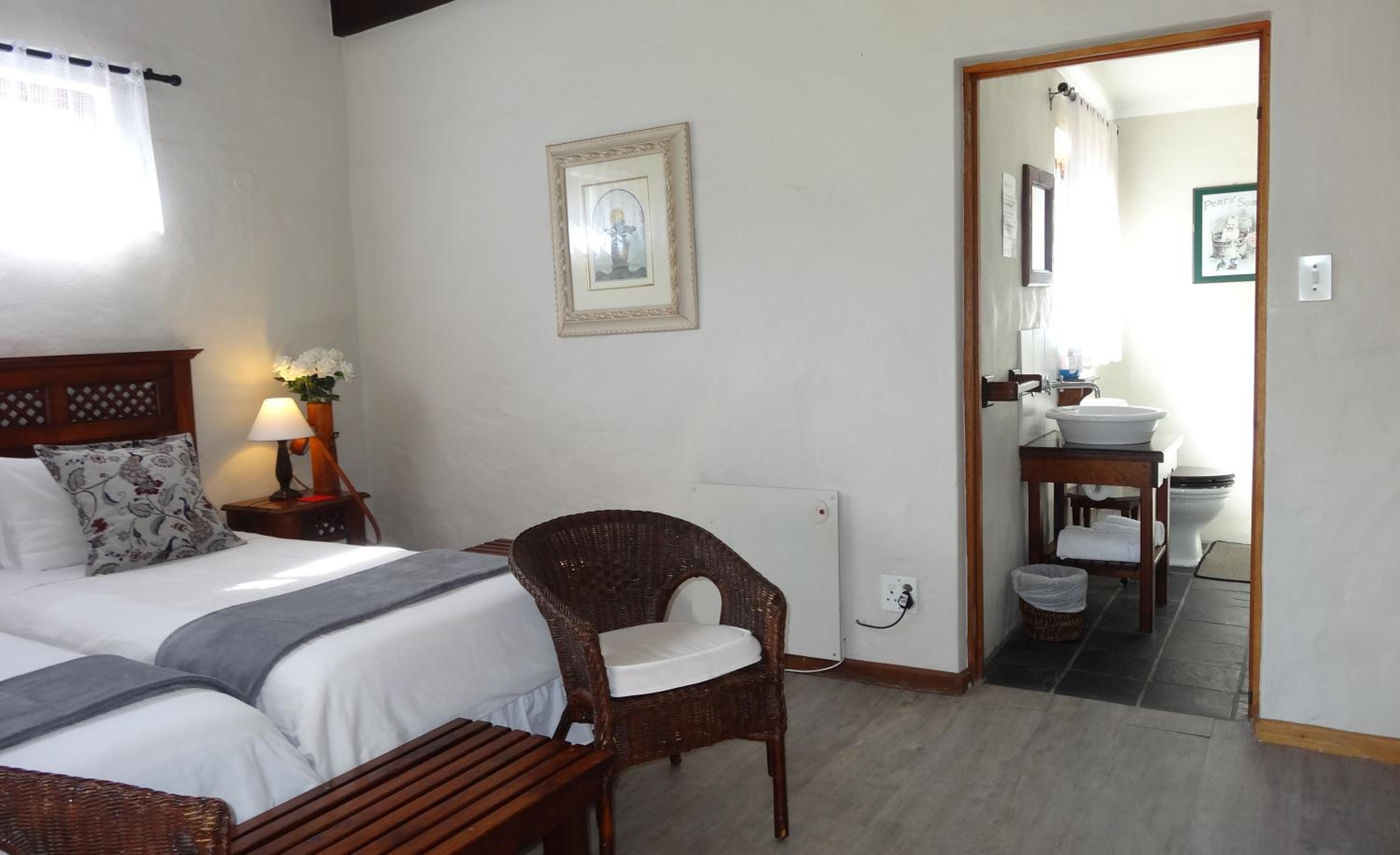 Twin Room - Photo 13