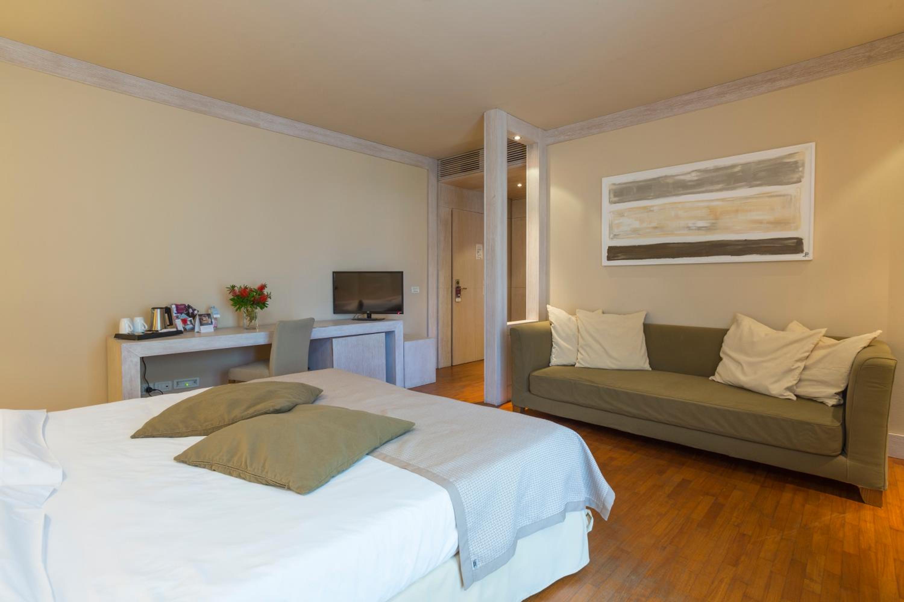 Deluxe Double Room - Photo 2
