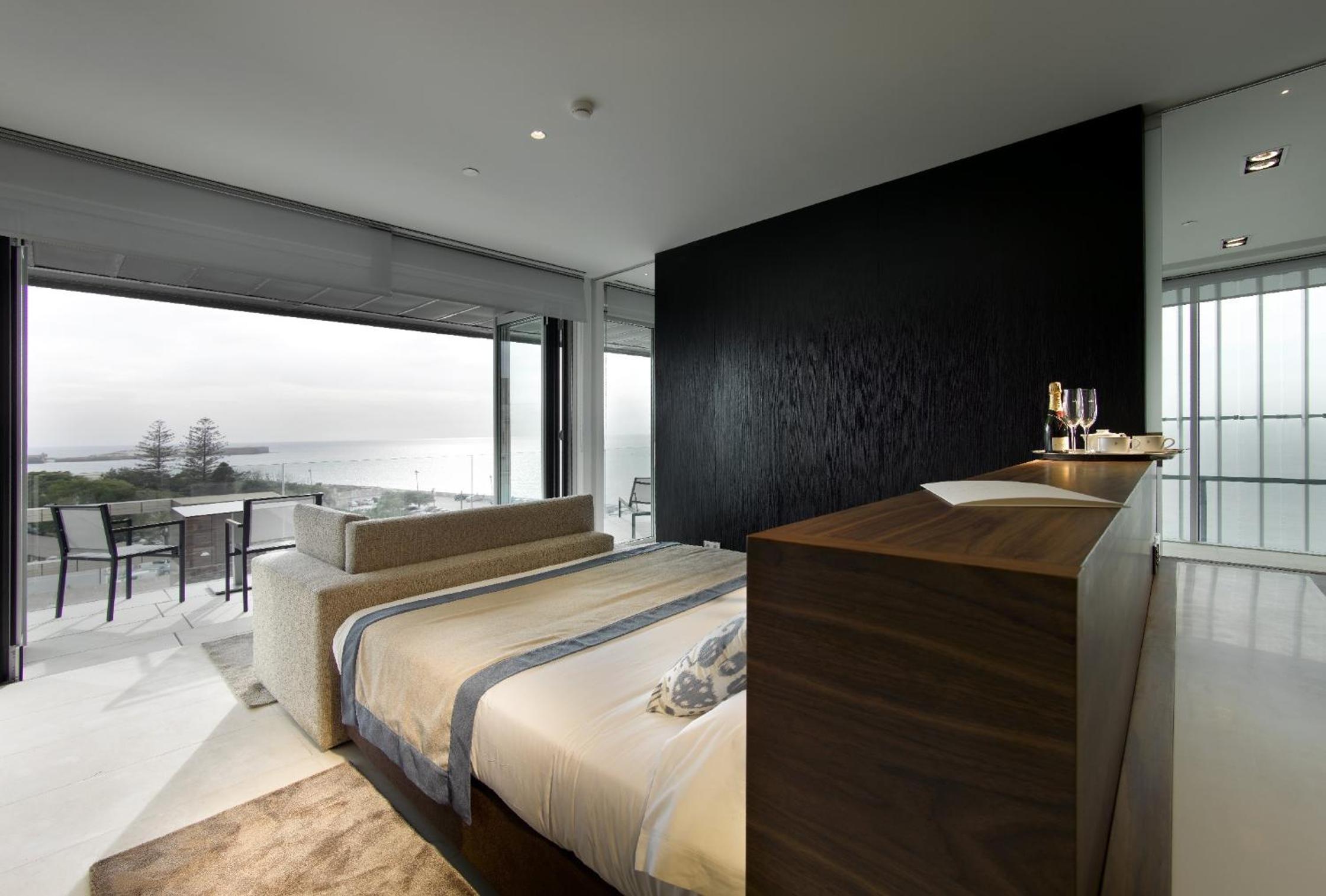 Junior Suite with Sea View - Photo 11