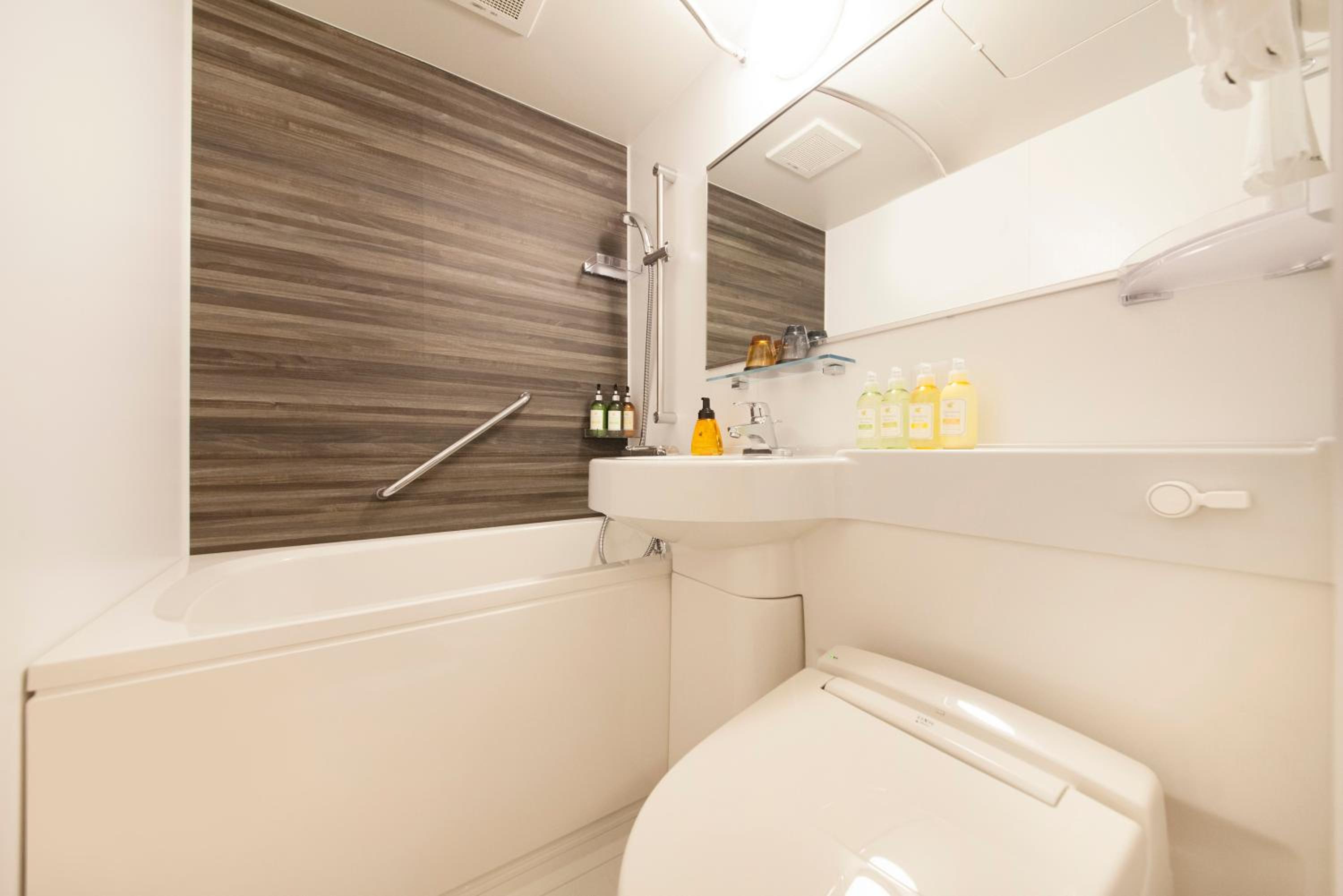 Deluxe Twin Room with Extrabed -Smoking photo 2