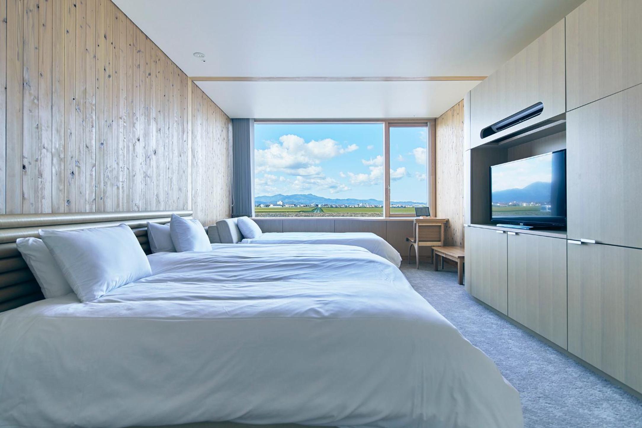Triple Room with View - Photo 7