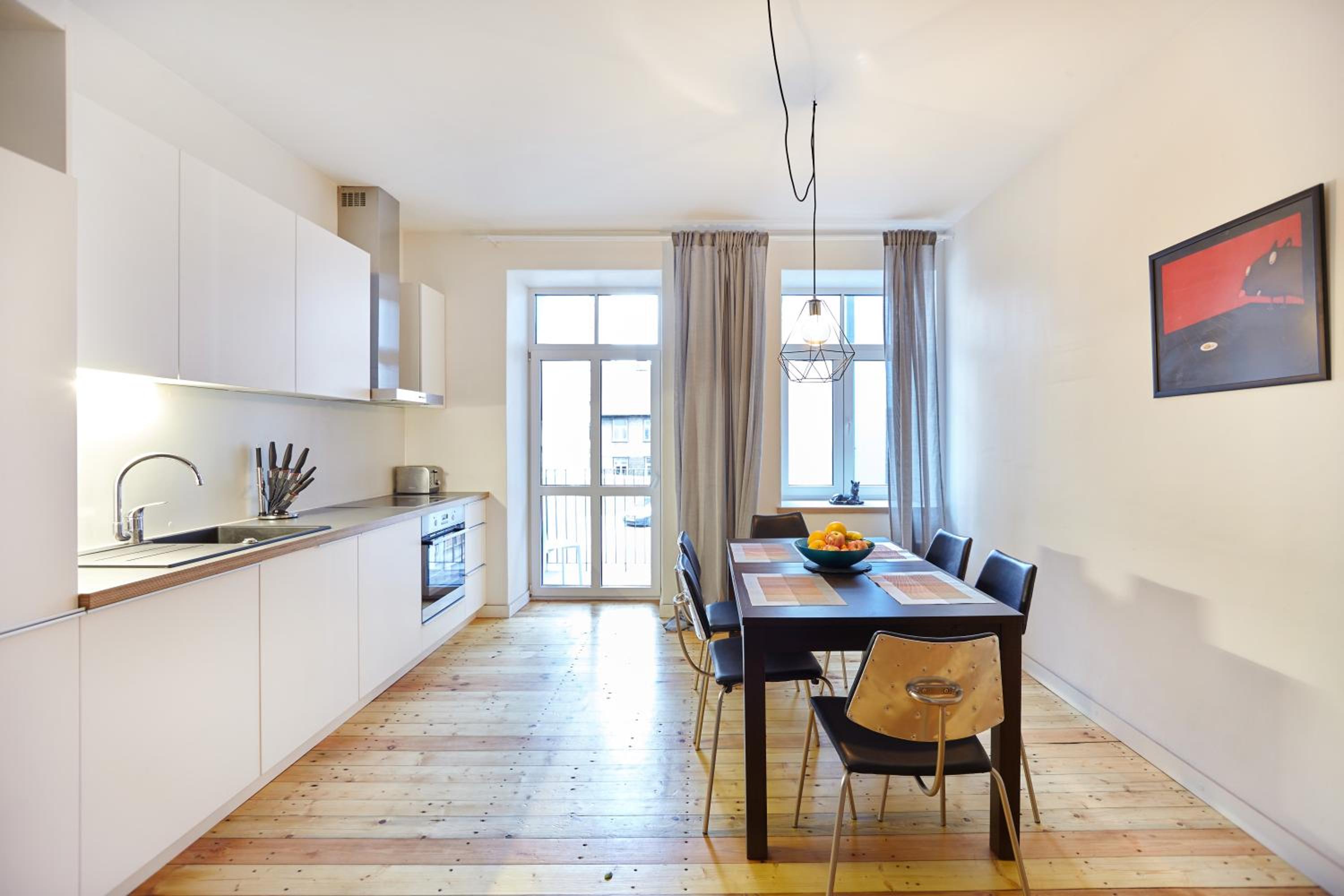 Four-Bedroom Apartment with Balcony  - Photo 10