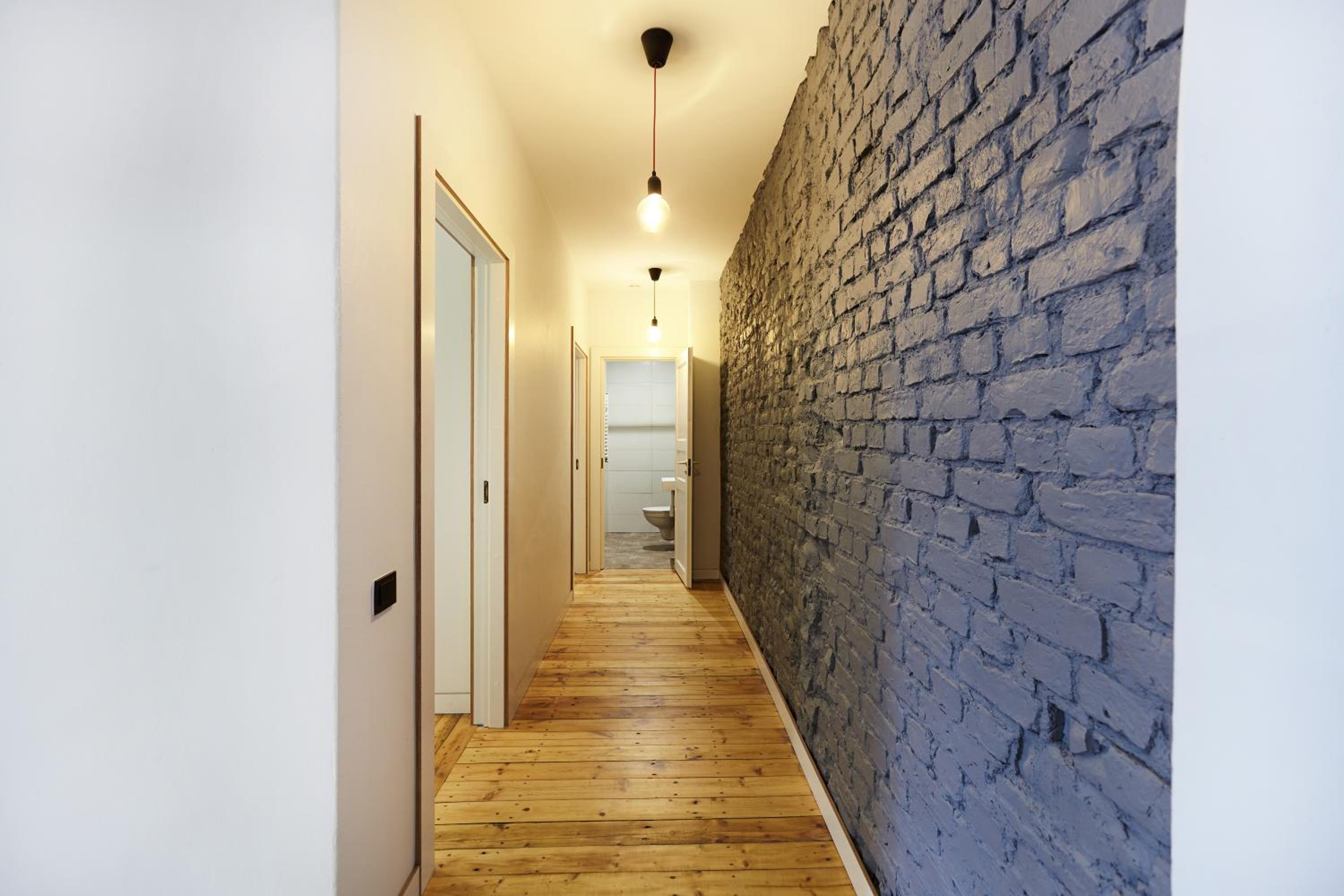 Four-Bedroom Apartment with Balcony  - Photo 12