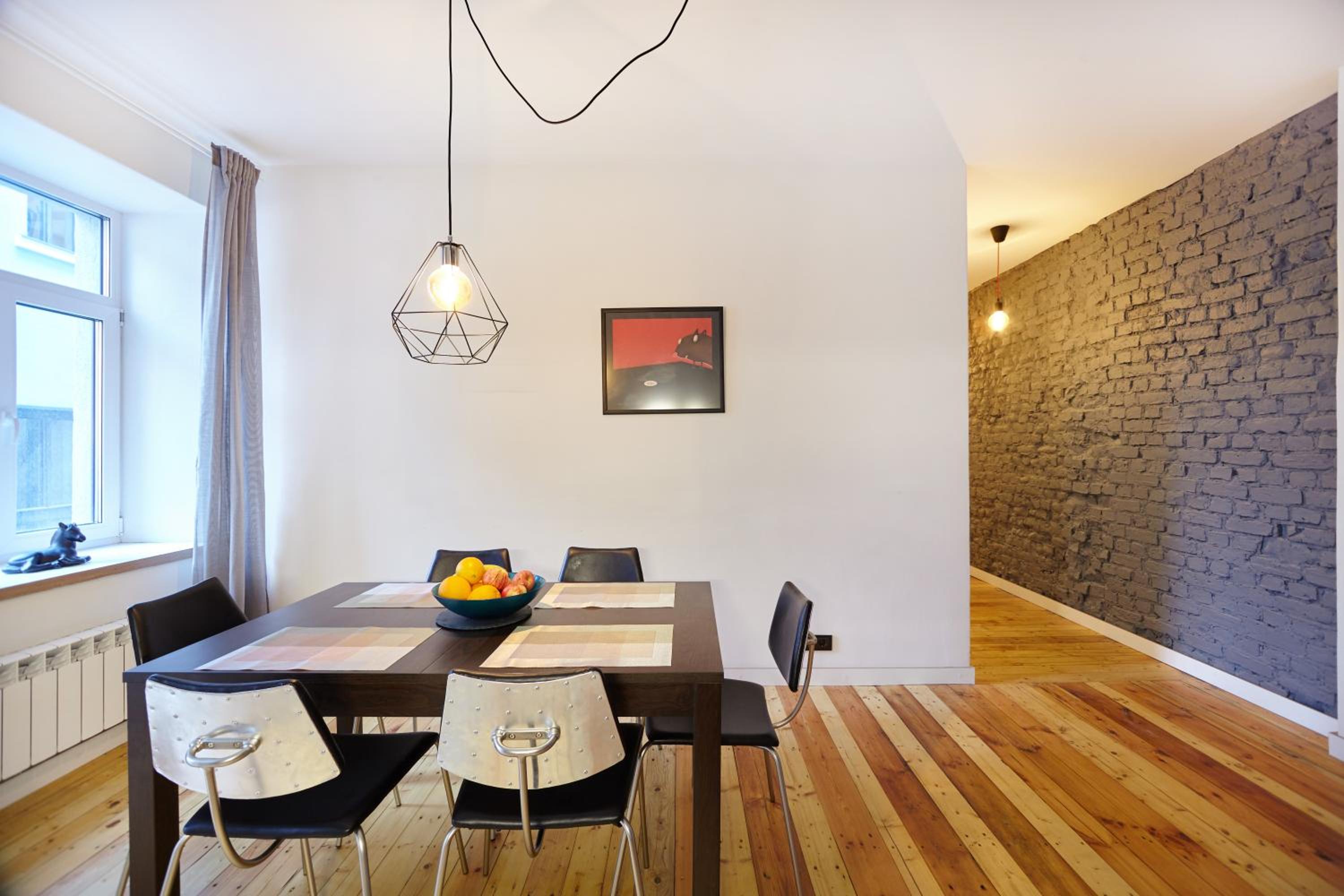 Four-Bedroom Apartment with Balcony  - Photo 13