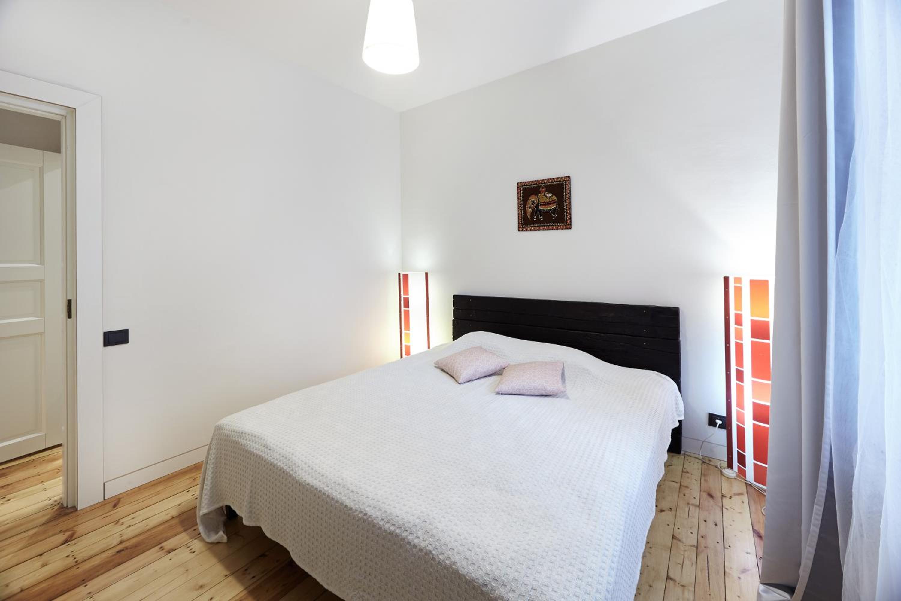 Four-Bedroom Apartment with Balcony  - Photo 16