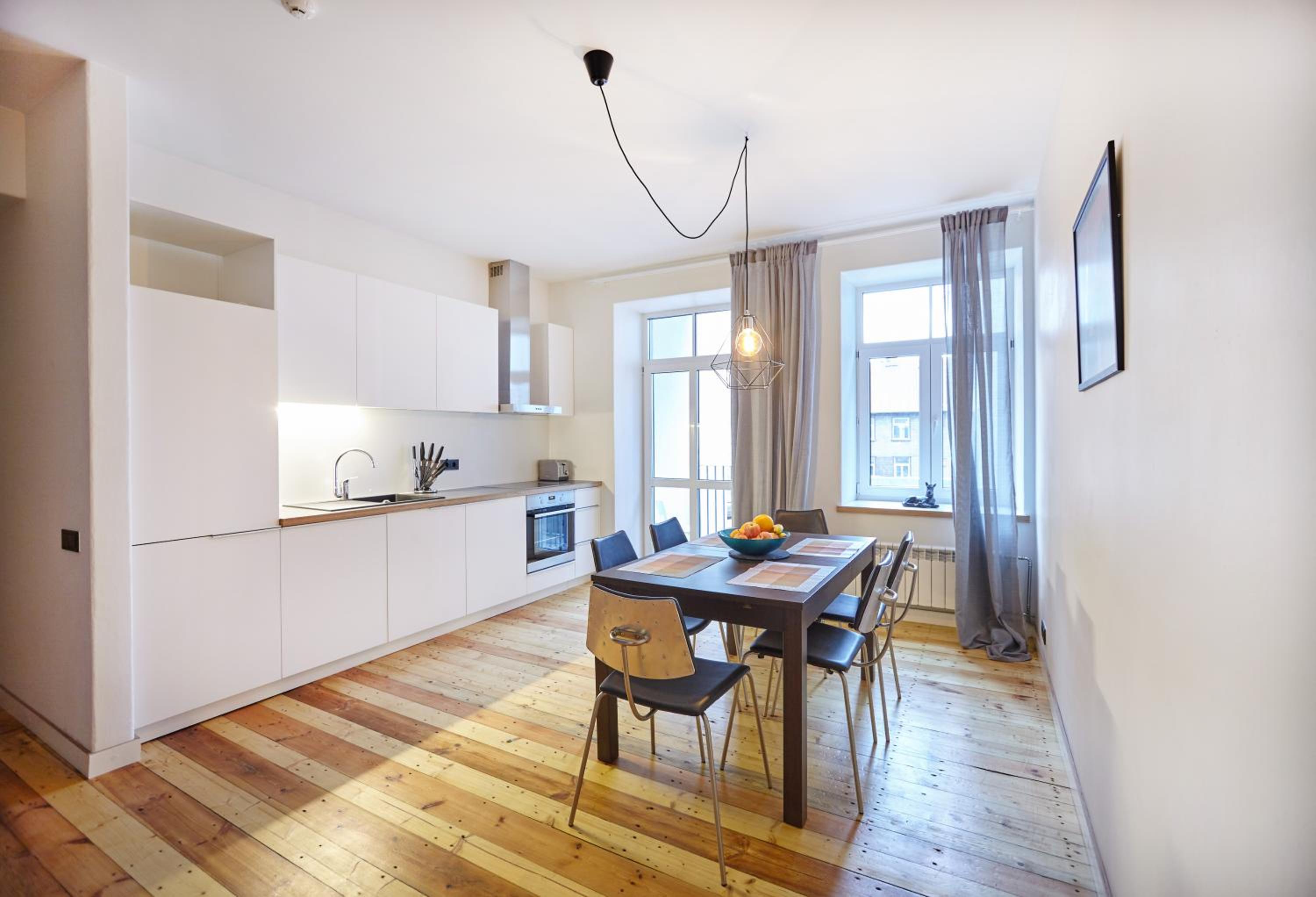 Four-Bedroom Apartment with Balcony  - Photo 19