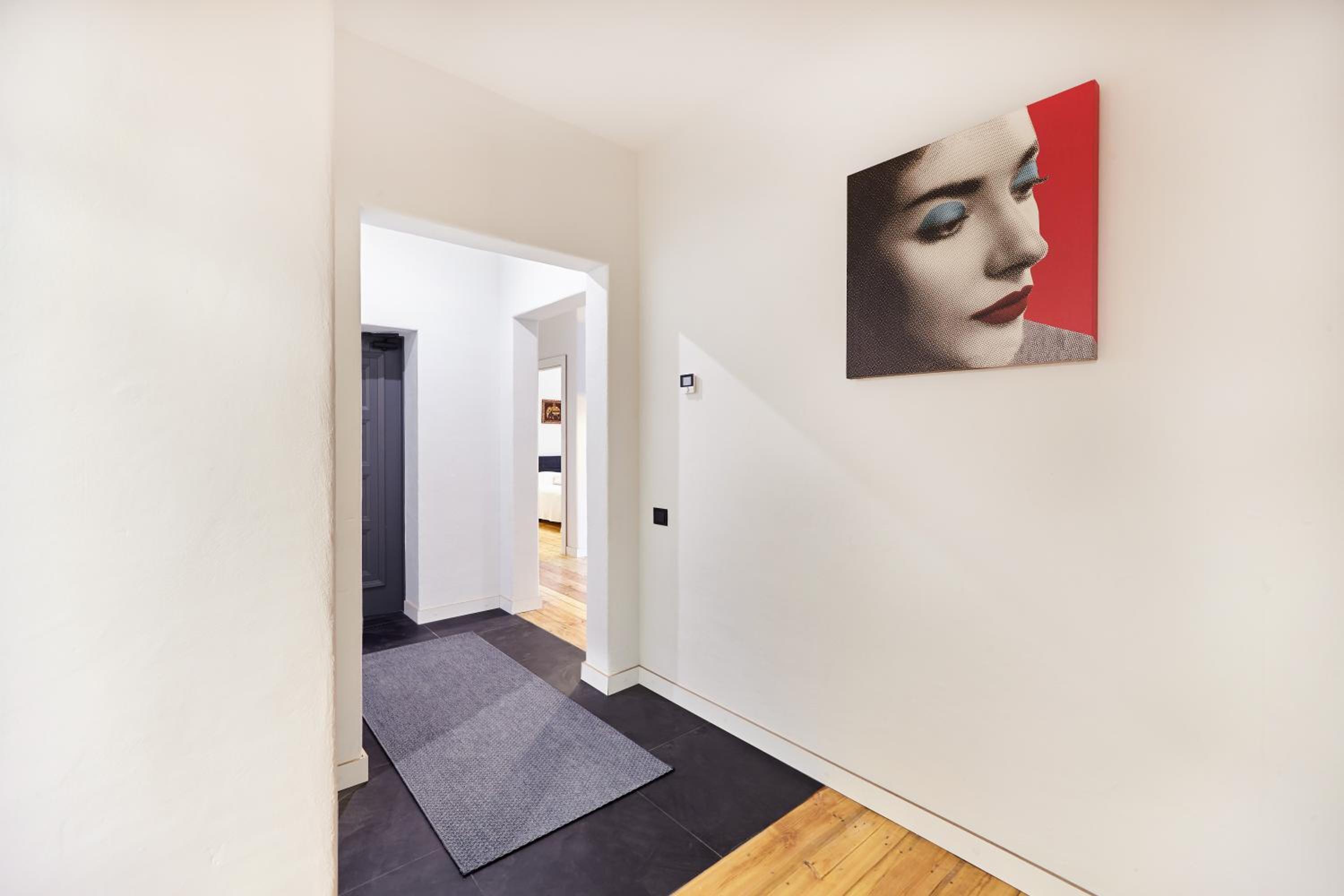 Four-Bedroom Apartment with Balcony  - Photo 20