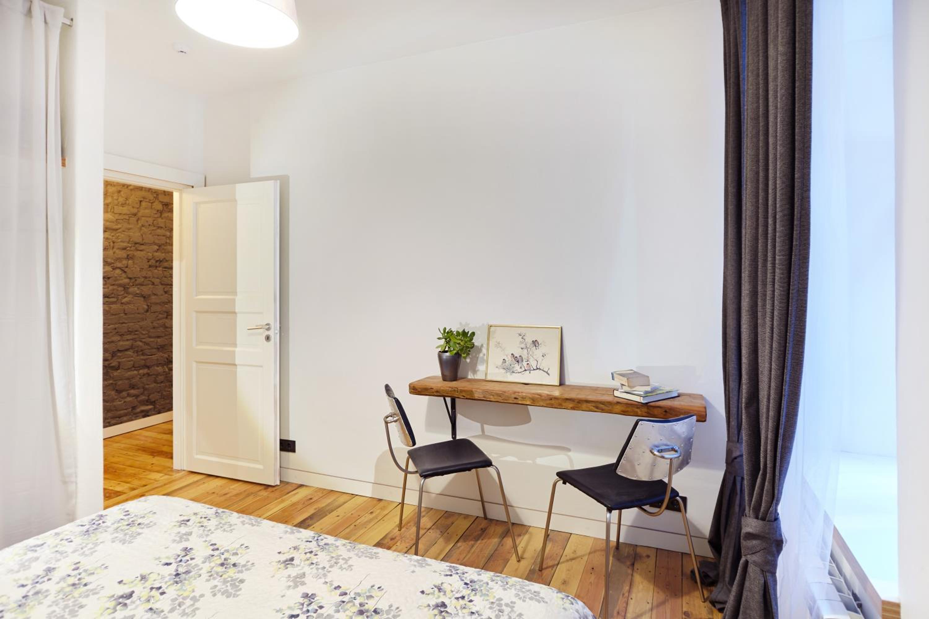 Four-Bedroom Apartment with Balcony  - Photo 22