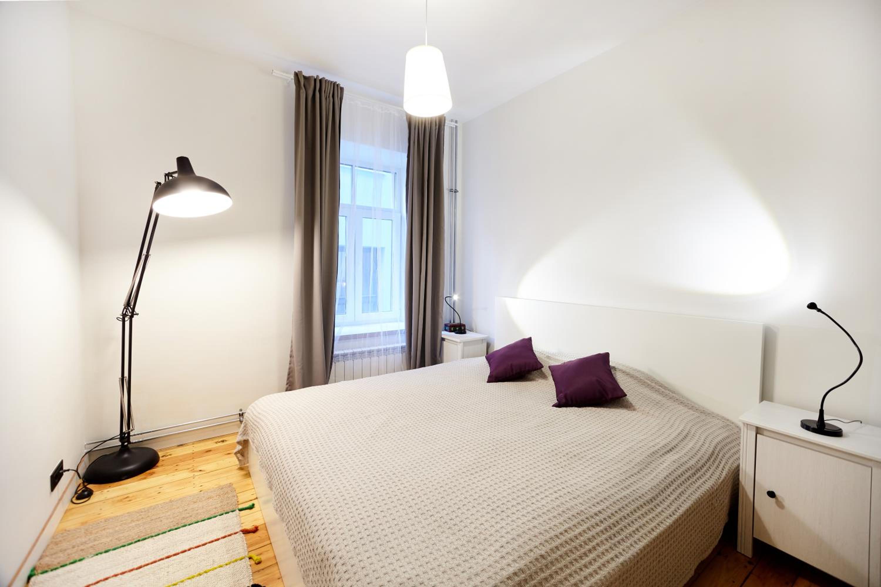 Four-Bedroom Apartment with Balcony  - Photo 24