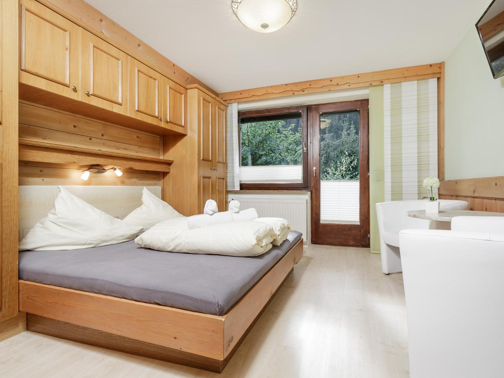 Standard Double Room - Photo 3