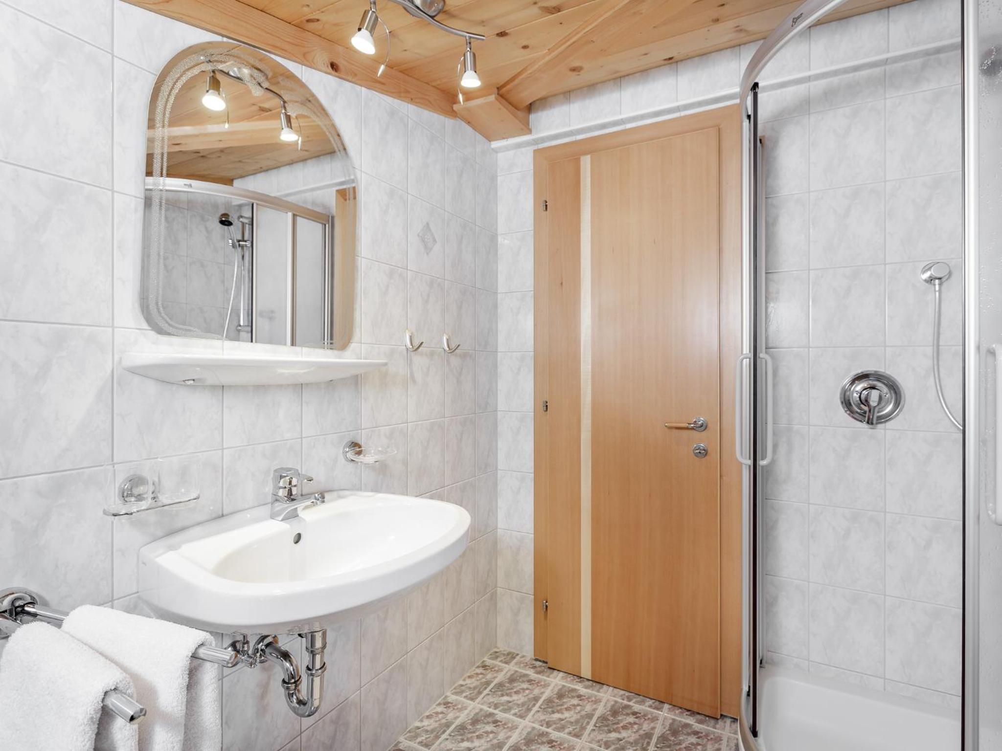 Standard Double Room - Photo 6