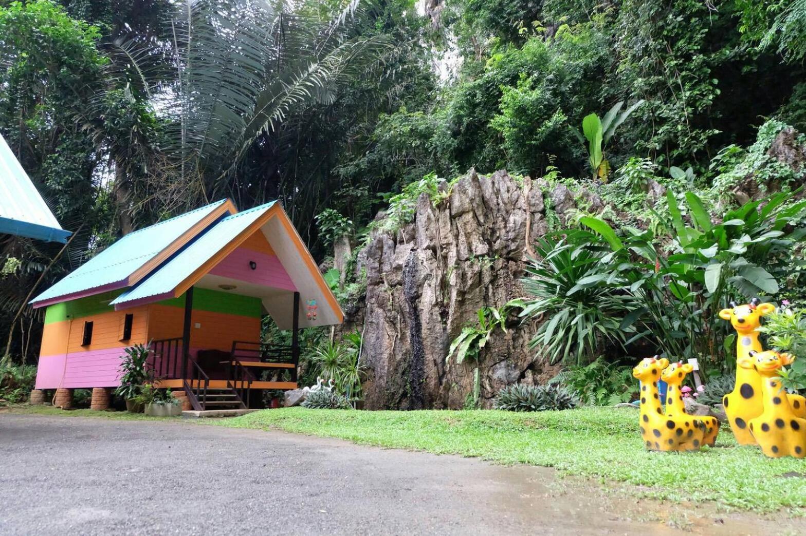 Bungalow with Garden View photo 3