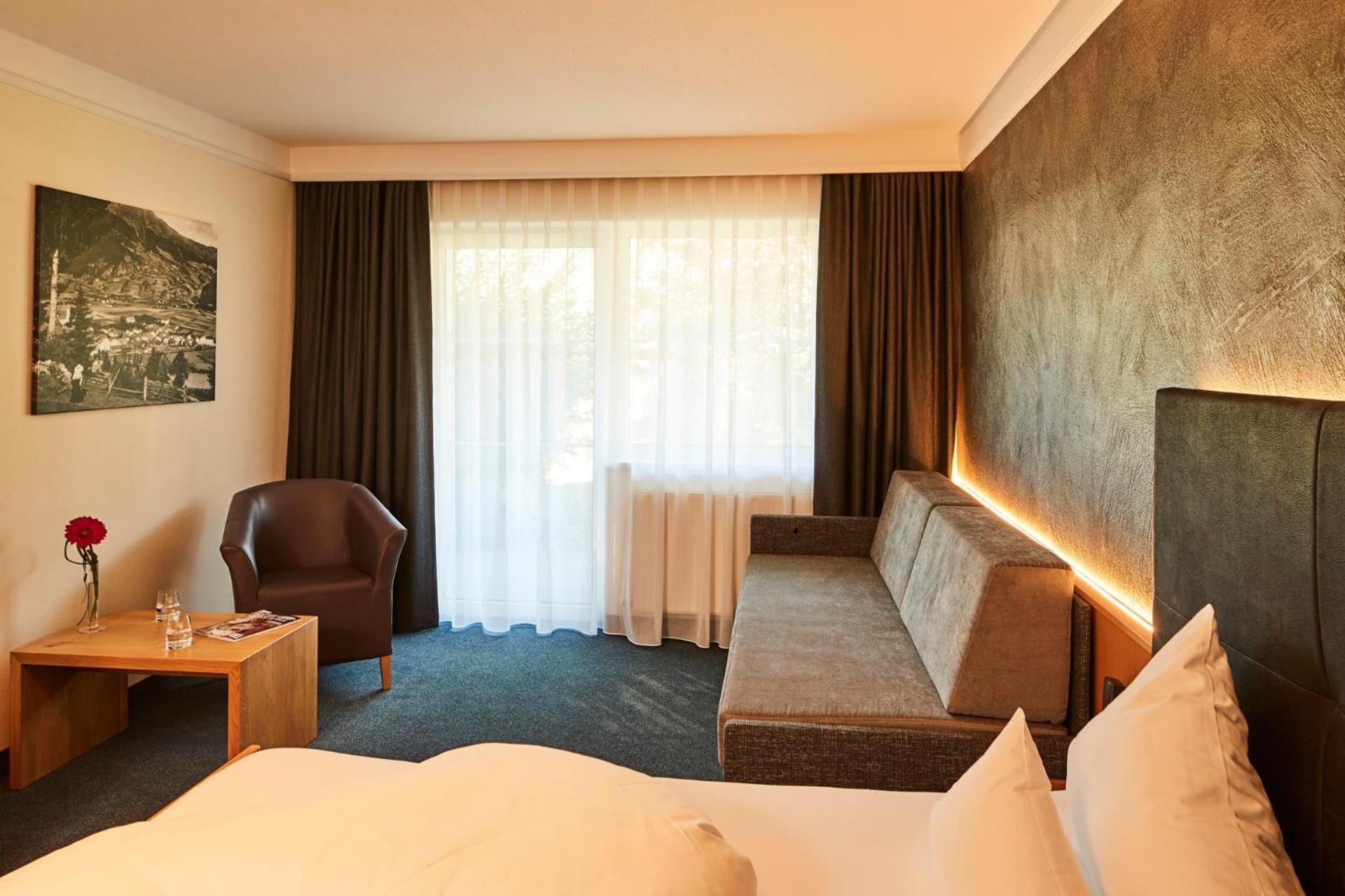 Doppelzimmer mit Bergblick photo 1