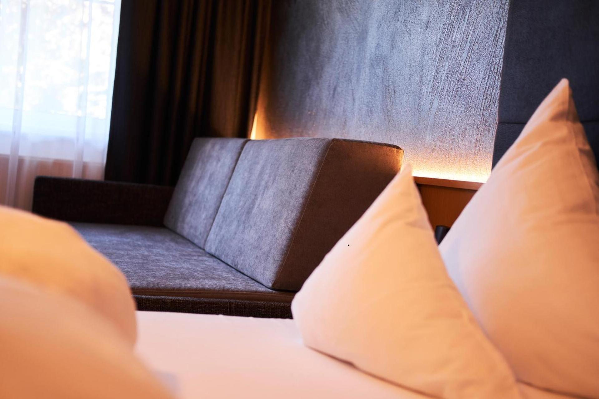 Doppelzimmer mit Bergblick photo 2
