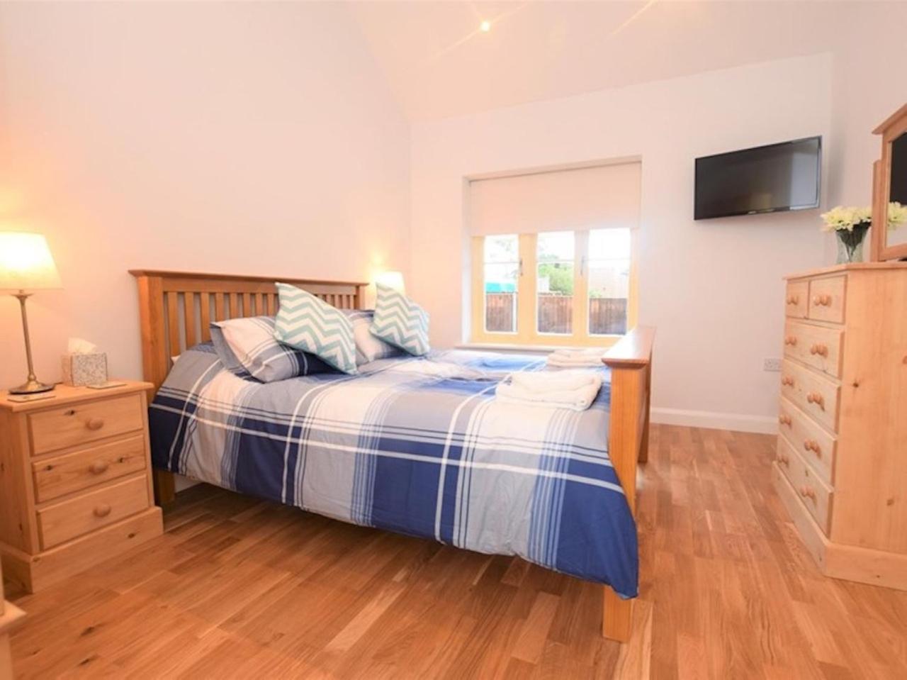 Three-Bedroom Cottage photo 2