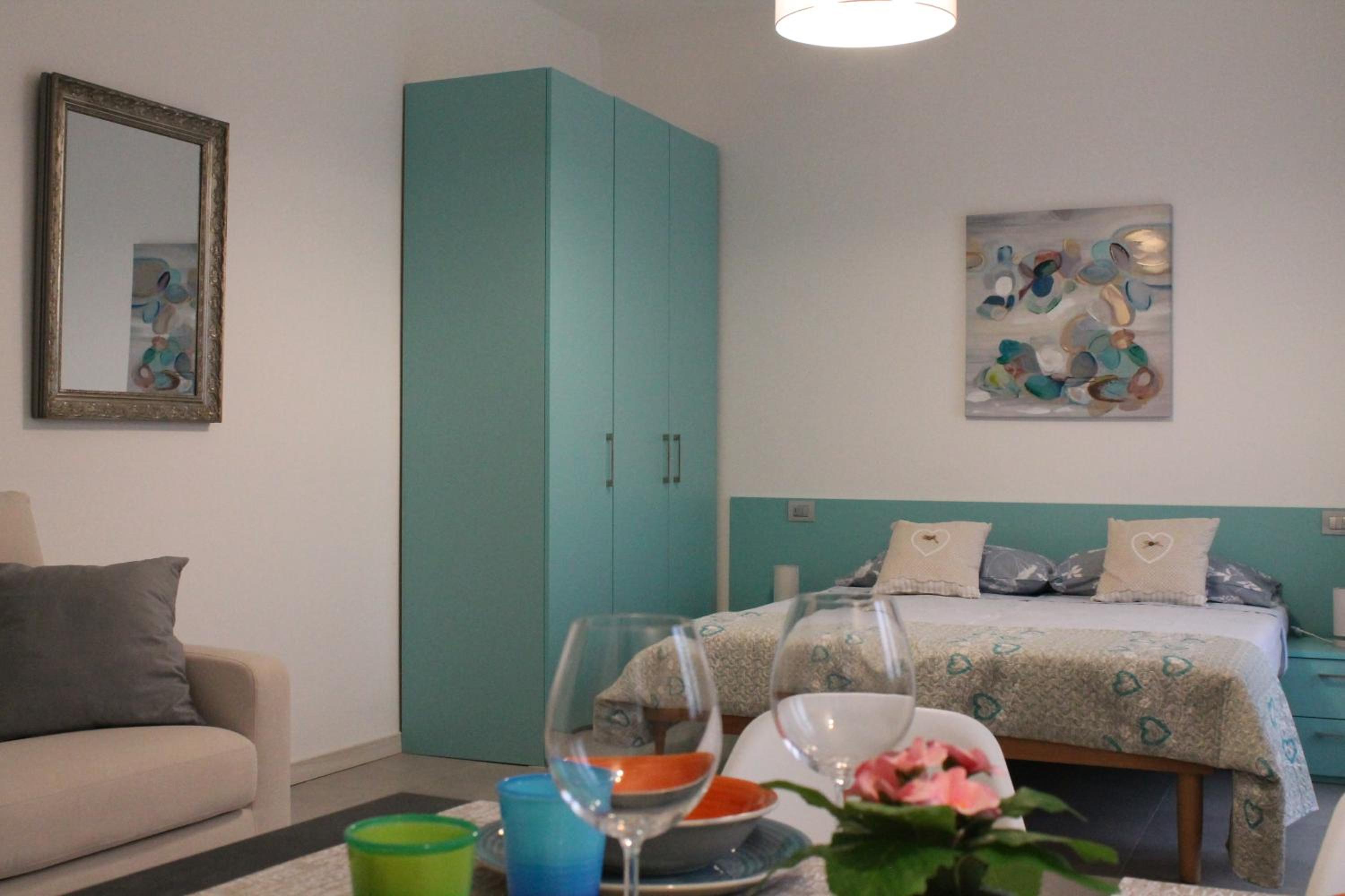 Studio with Balcony - Photo 10