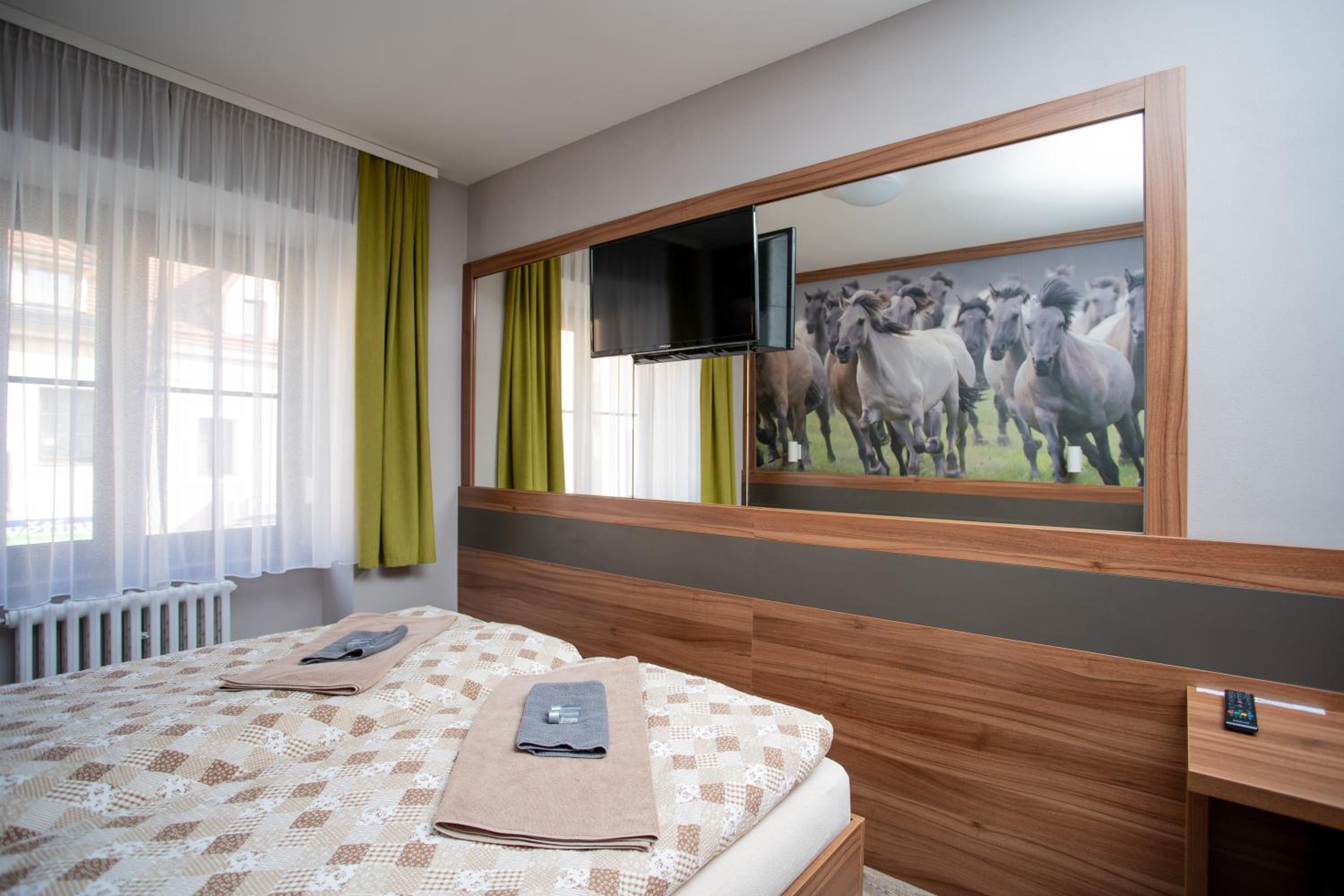 Standard Double or Twin Room - Photo 3