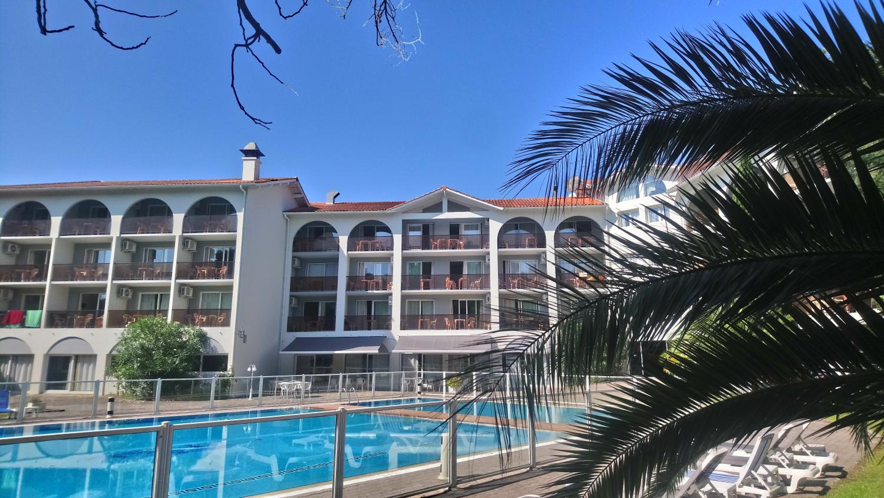 Double Room with Pool View photo 3
