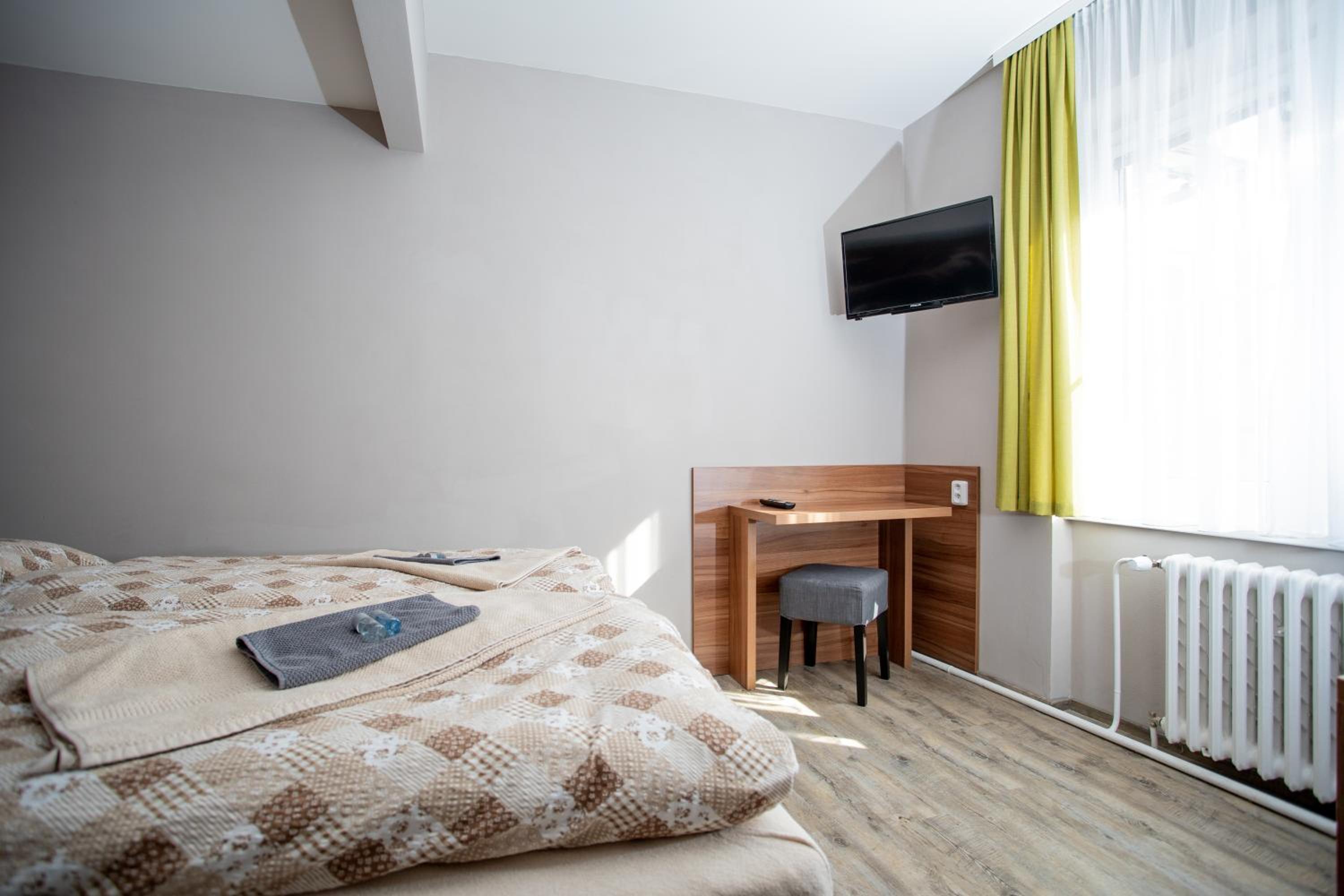 Standard Double or Twin Room - Photo 1