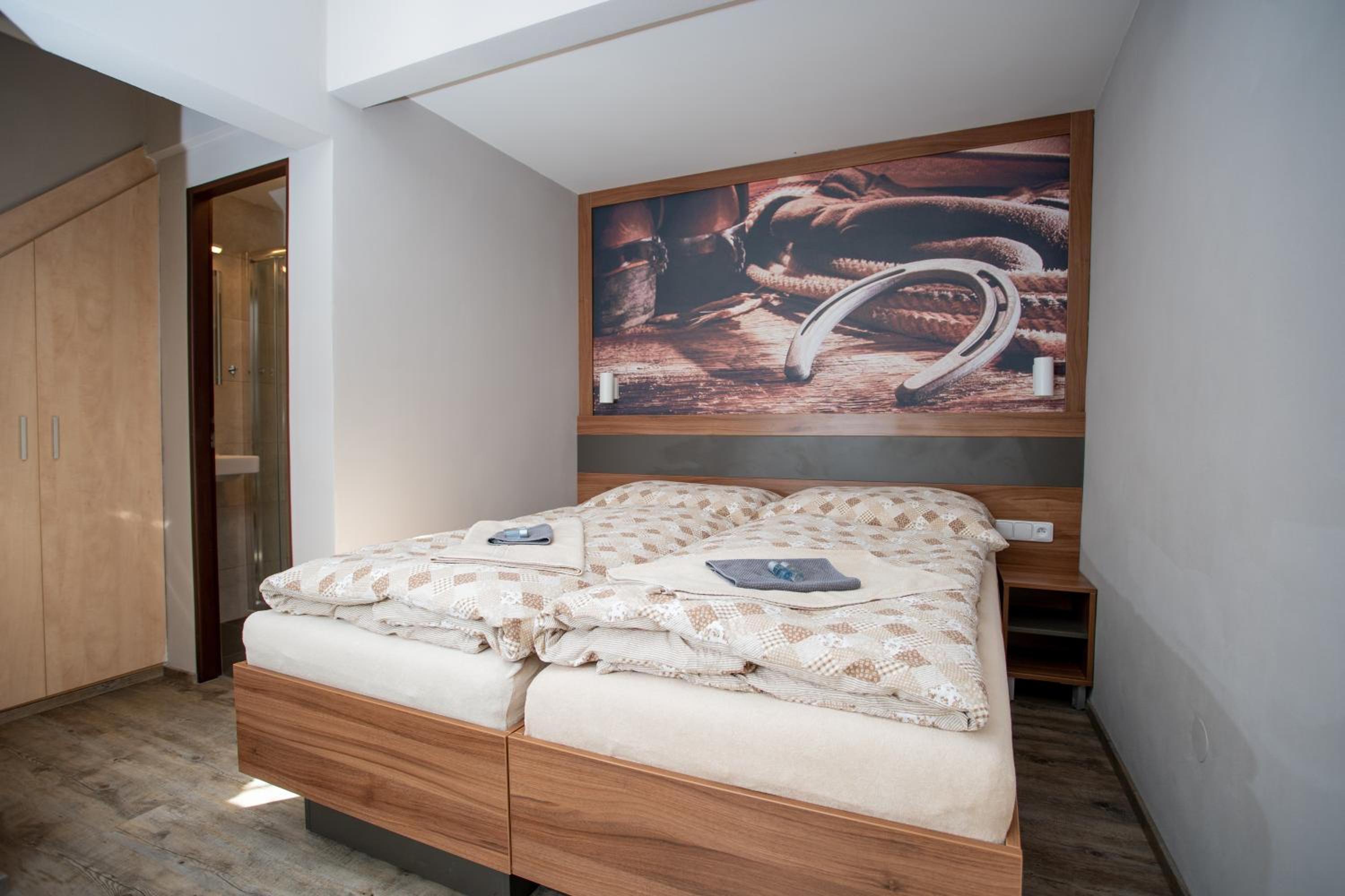 Standard Double or Twin Room - Photo 4