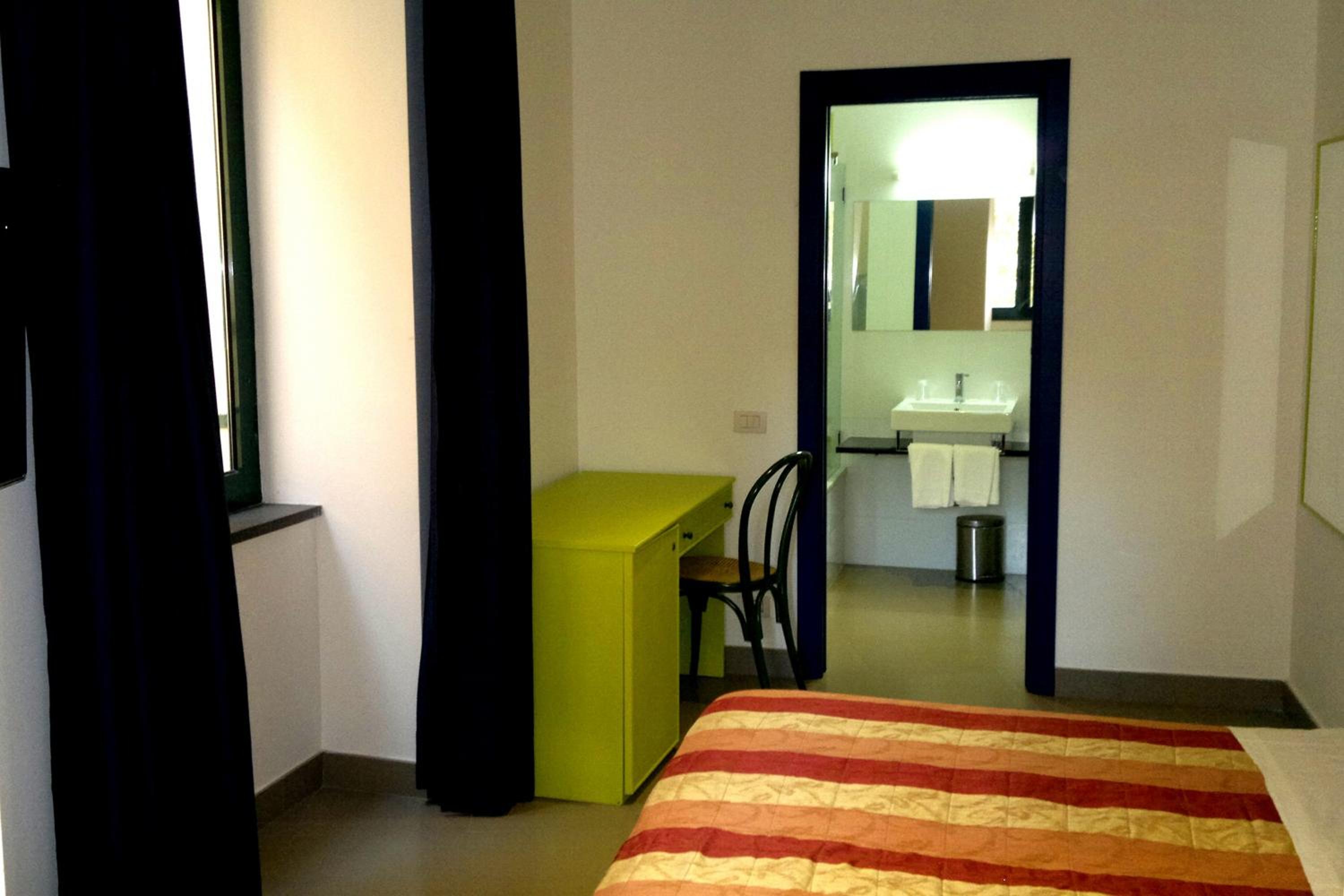 Economy Double Room photo 3