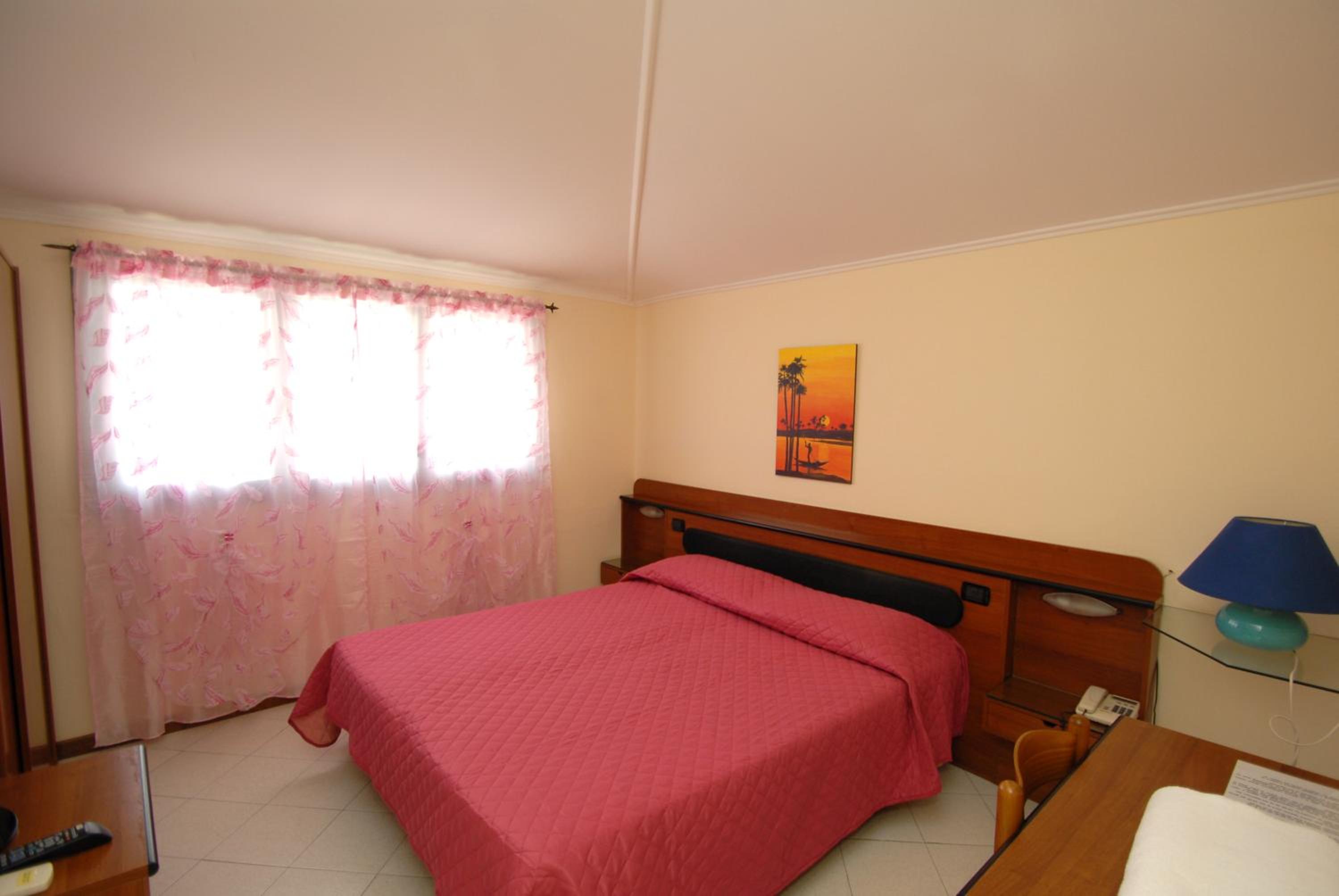 Economy Double Room photo 1