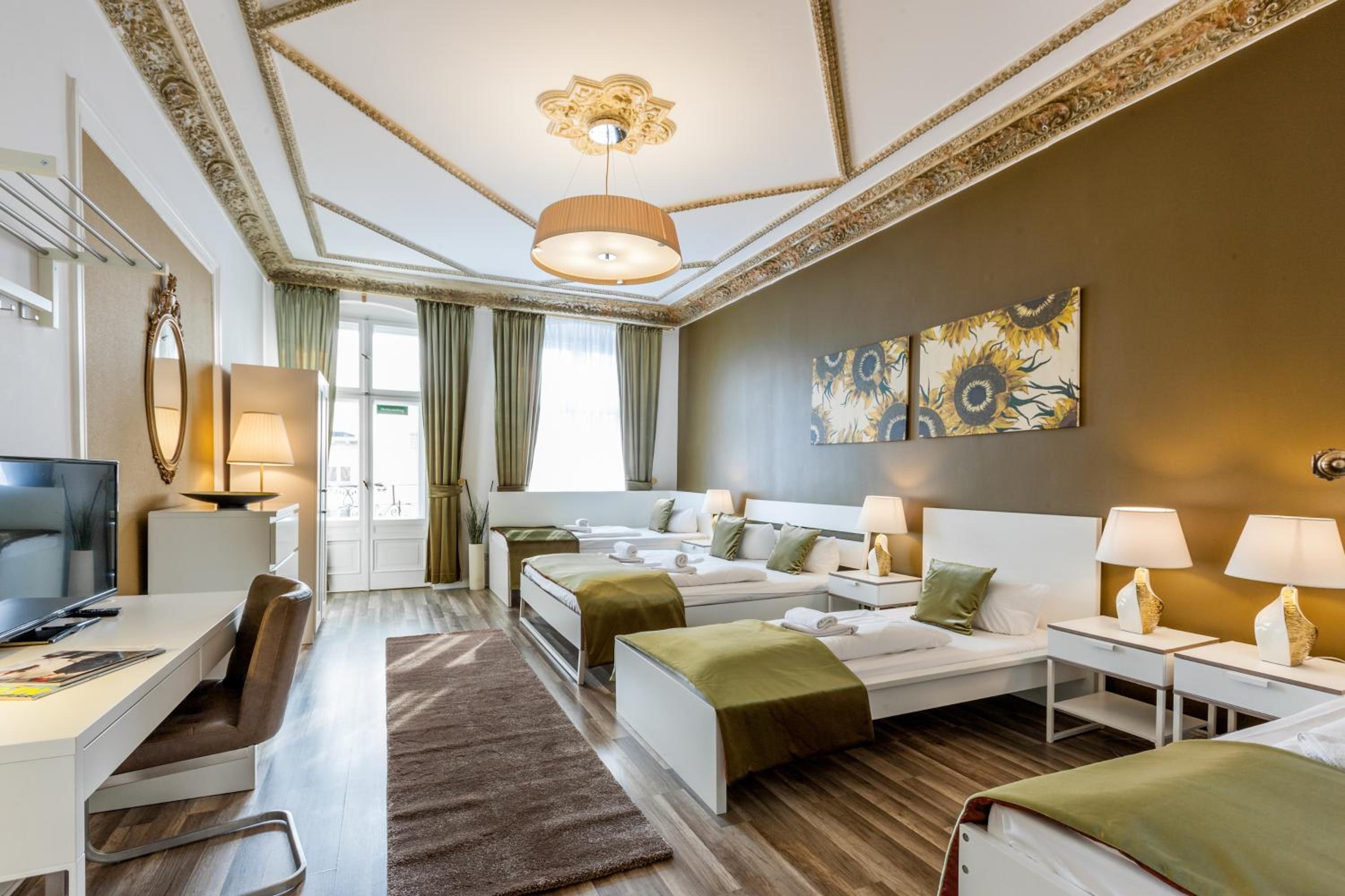 Three-Bedroom Apartment with Balcony photo 1