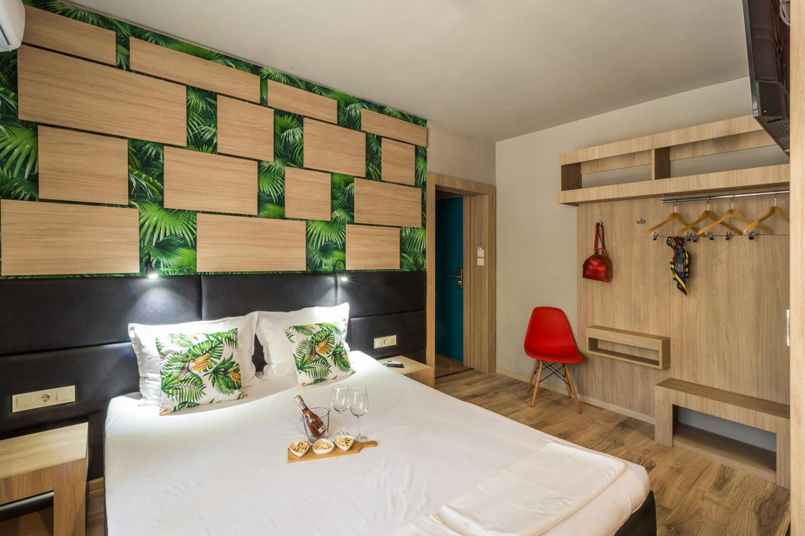 Standard Twin Room - Photo 6