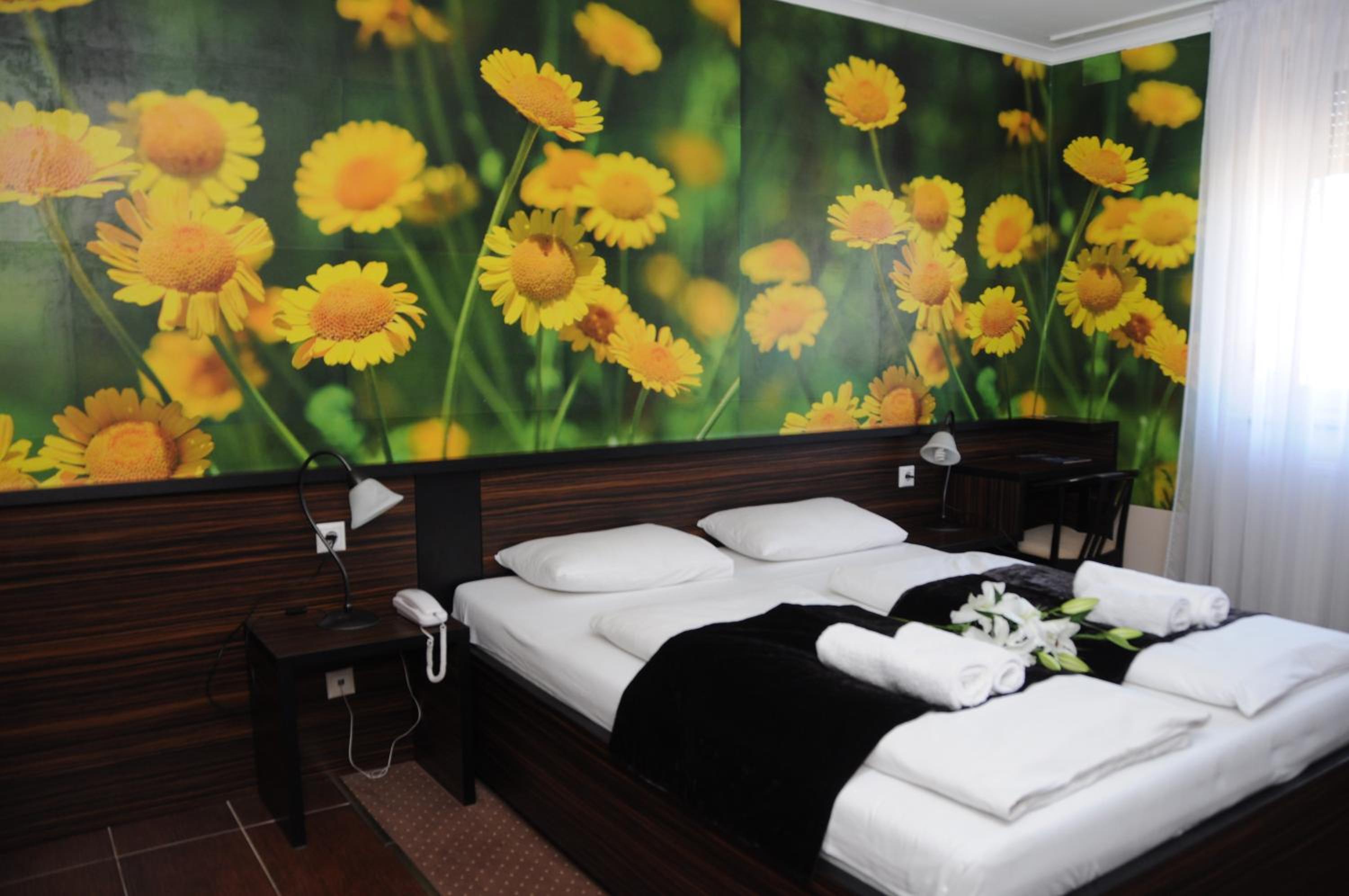 Standard Double Room - Photo 1