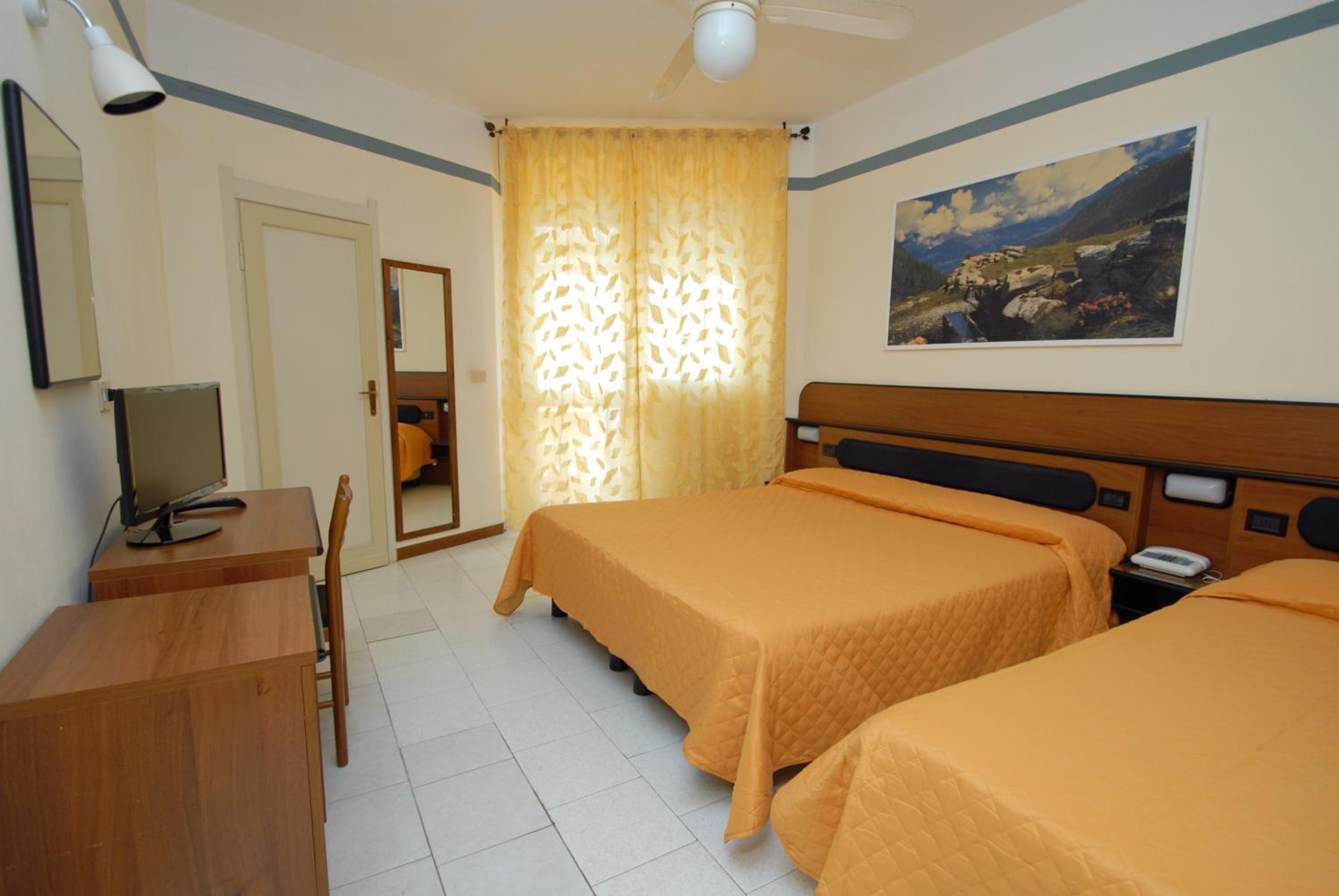 Standard Triple Room with Balcony photo 1