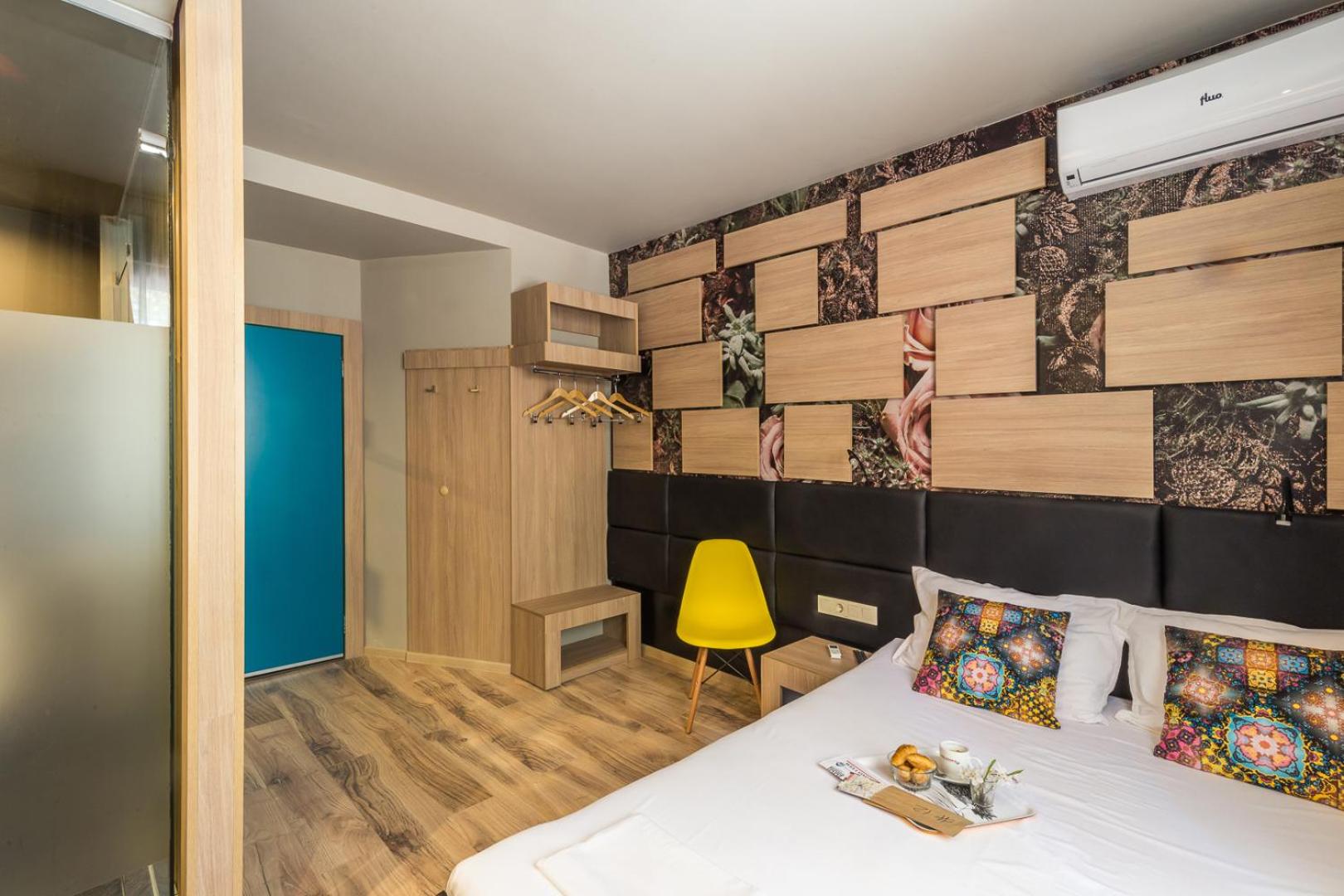 Standard Twin Room - Photo 9