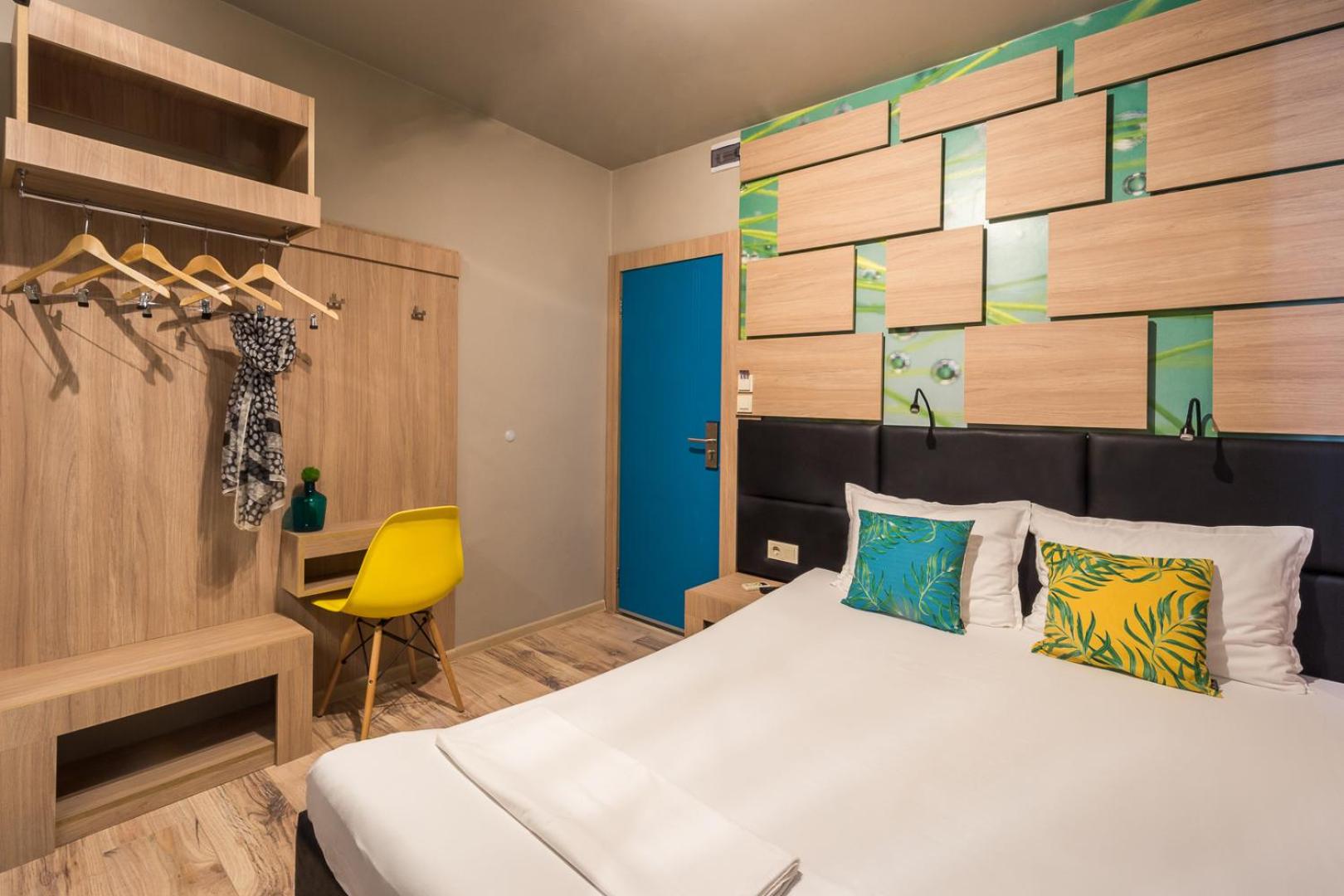 Standard Twin Room - Photo 3
