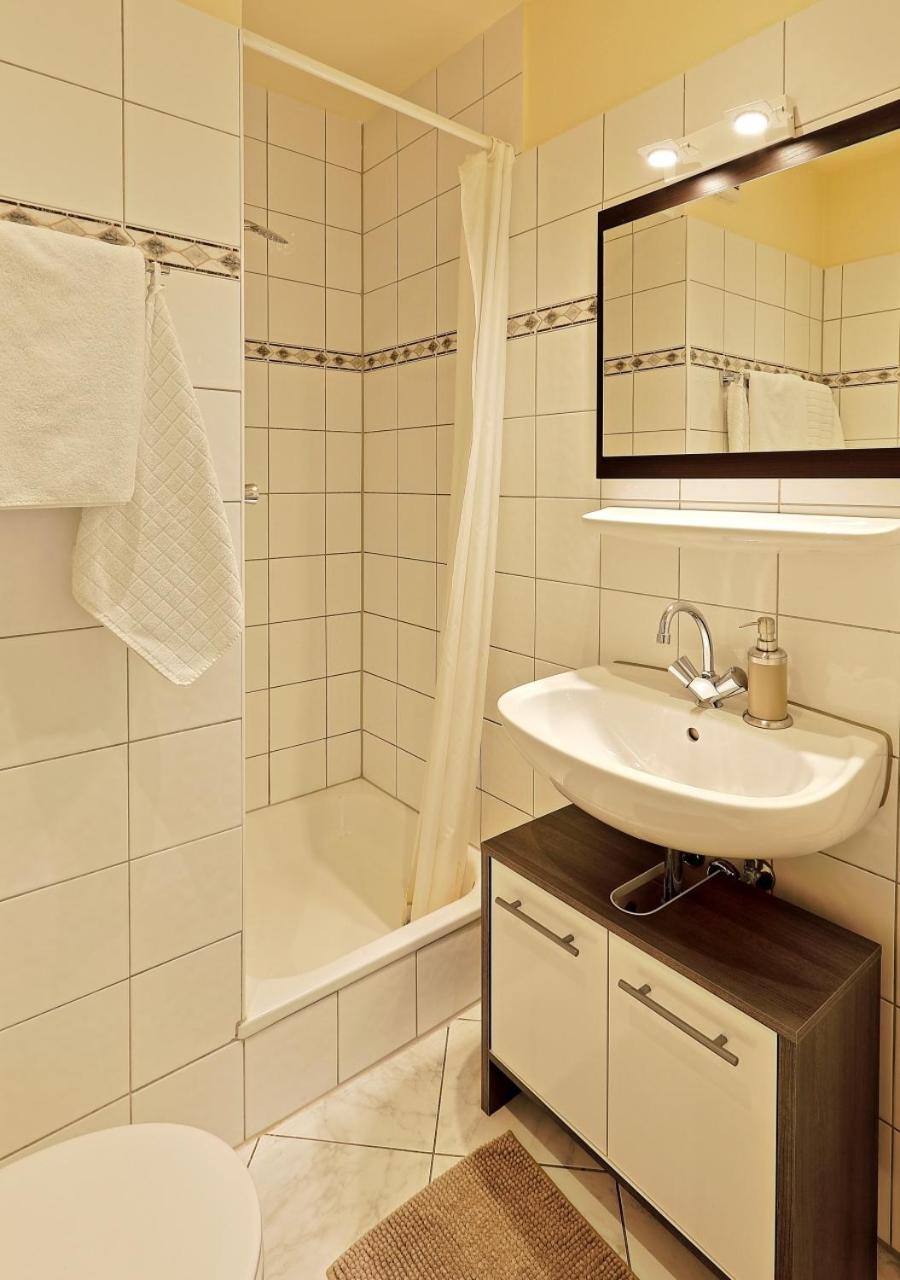 Studio Apartment - Photo 4