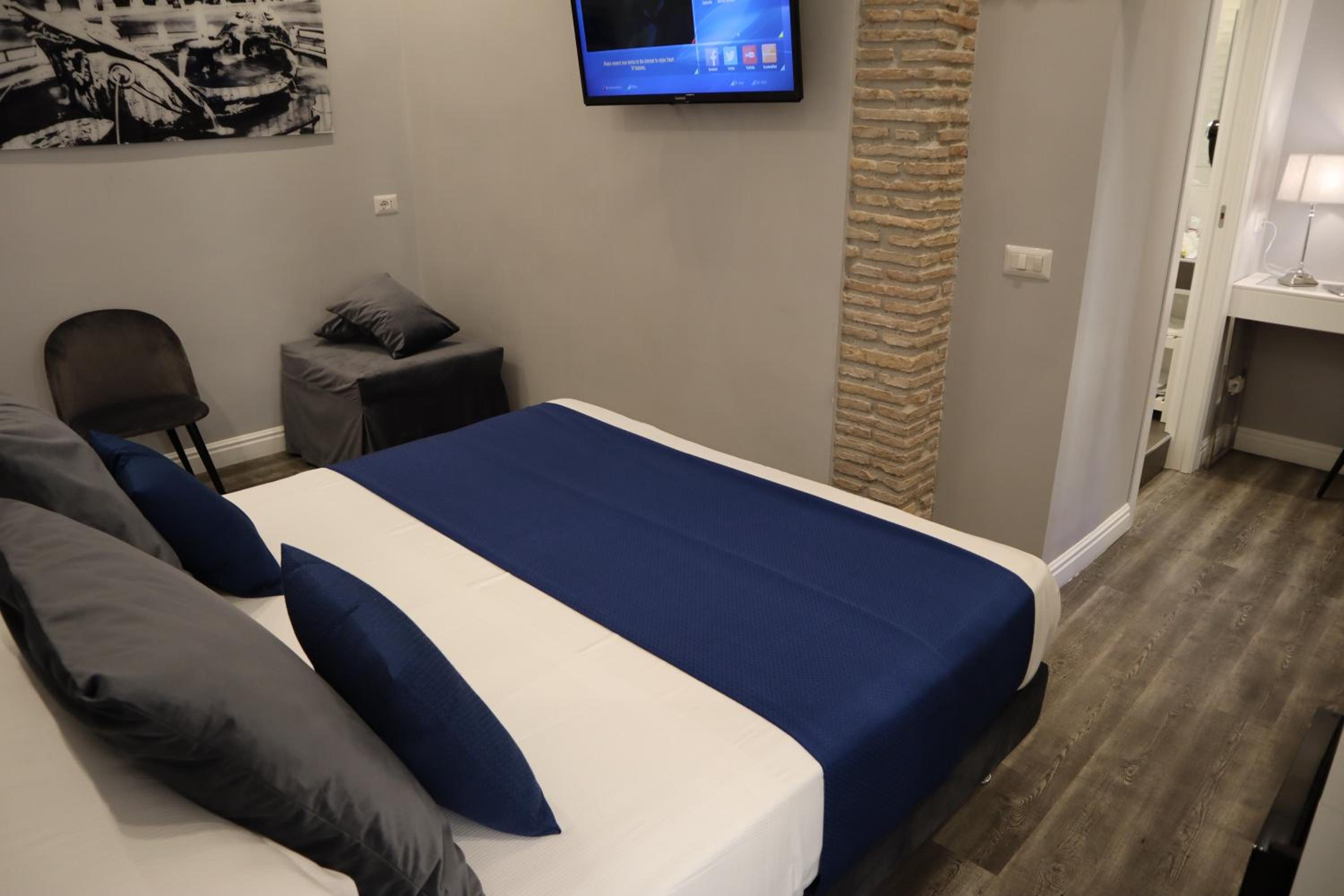 Deluxe Double or Twin Room photo 2