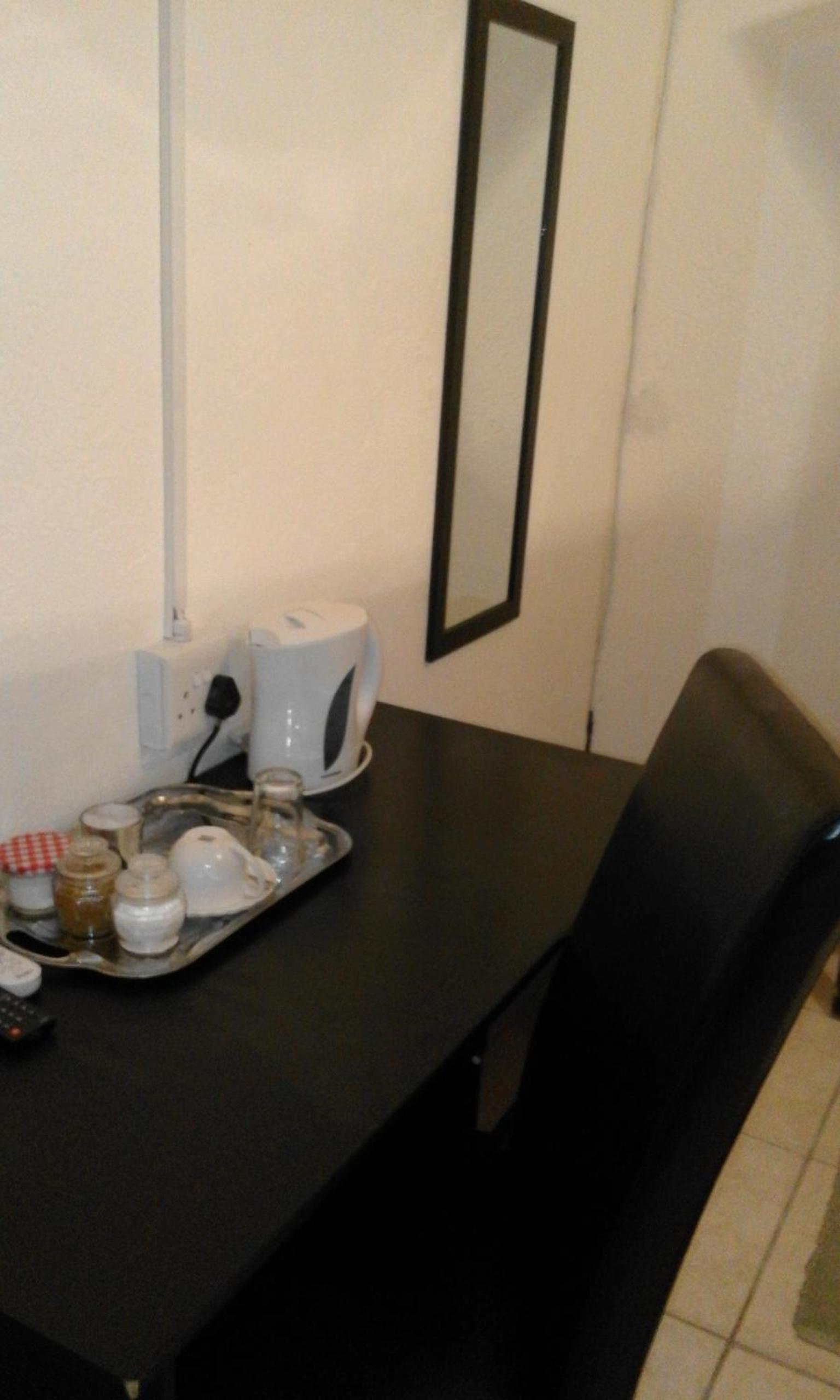 Deluxe Double or Twin Room - Photo 4