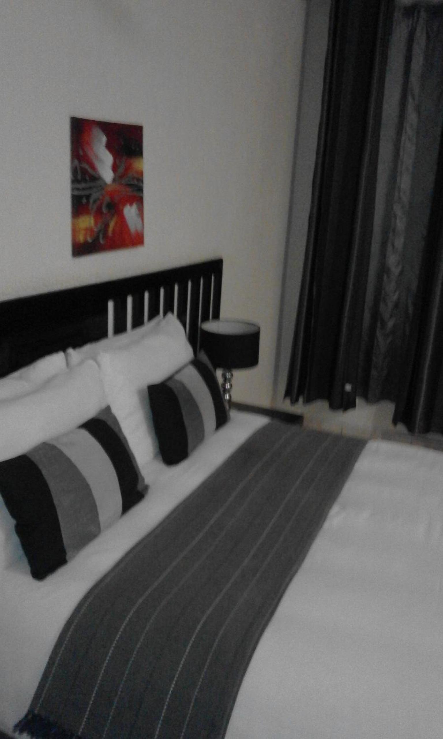 Deluxe Double or Twin Room - Photo 7