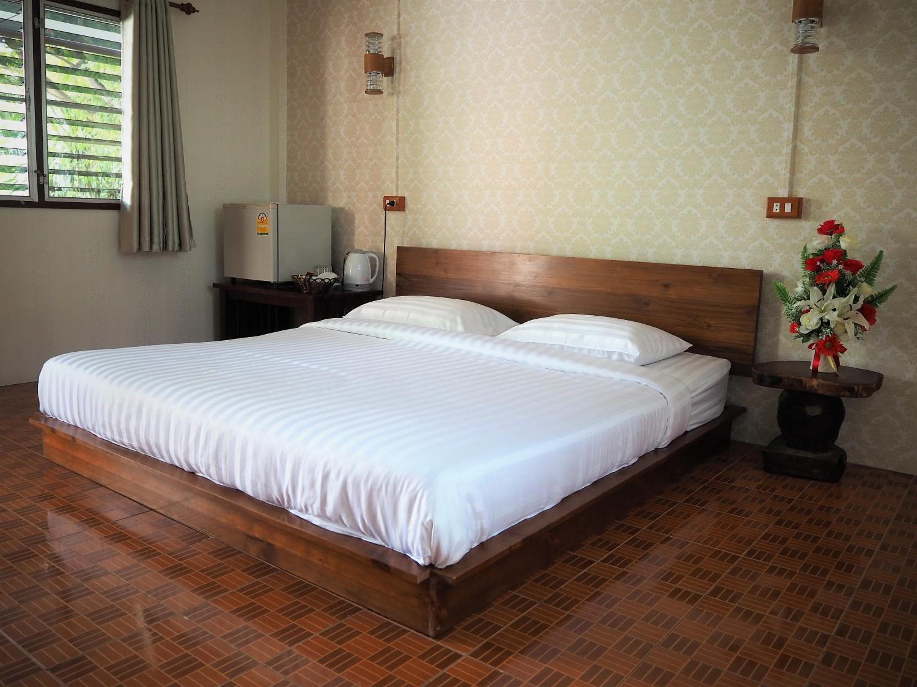Standard King Room - Photo 3
