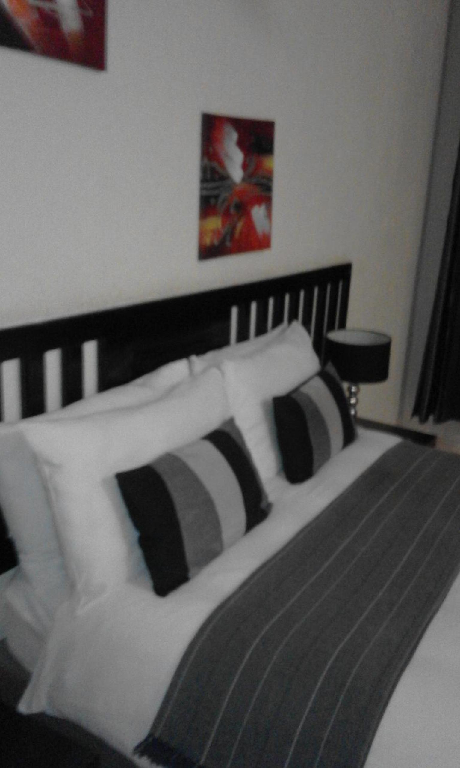 Deluxe Double or Twin Room - Photo 9