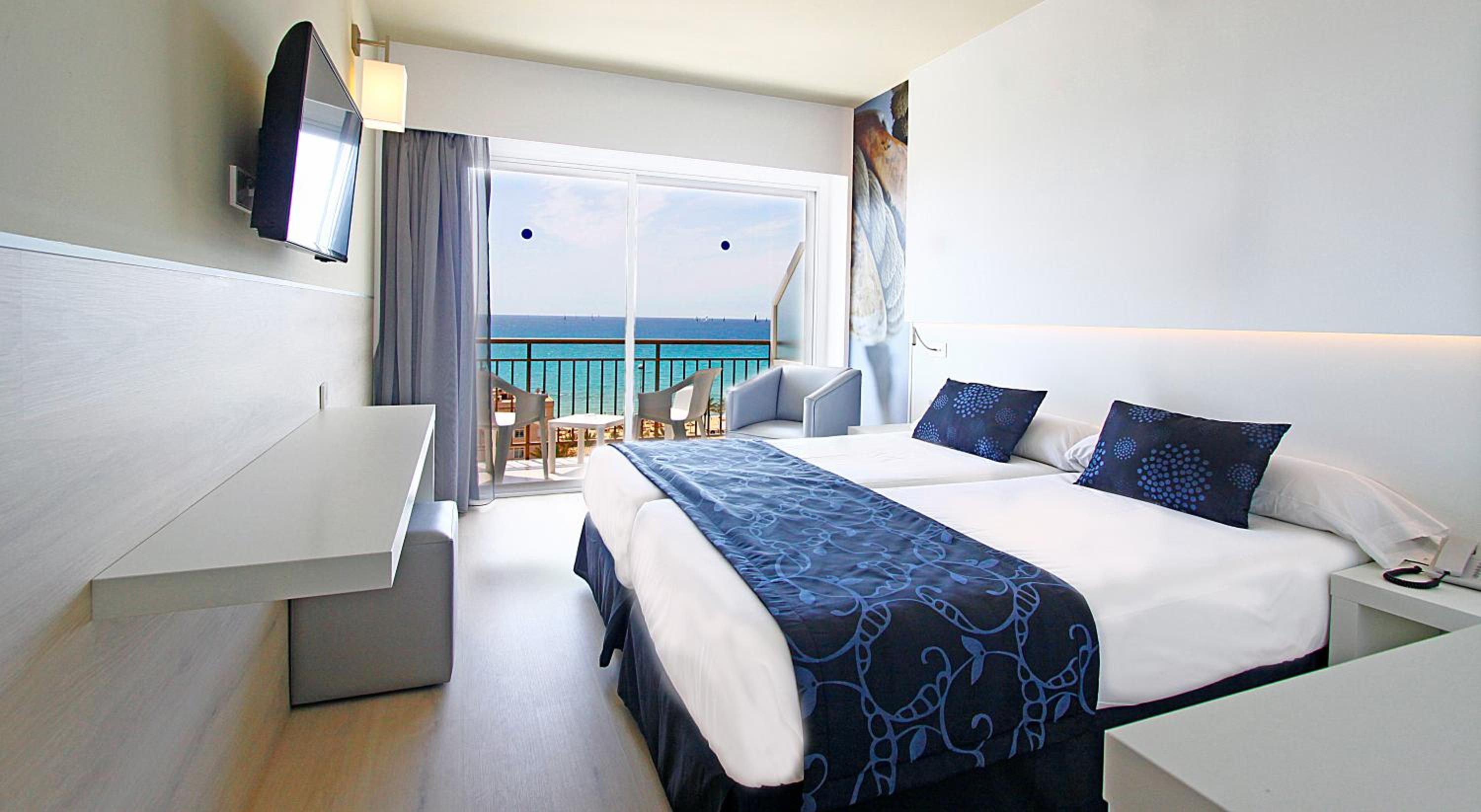Double or Twin Room with Sea View - Photo 1