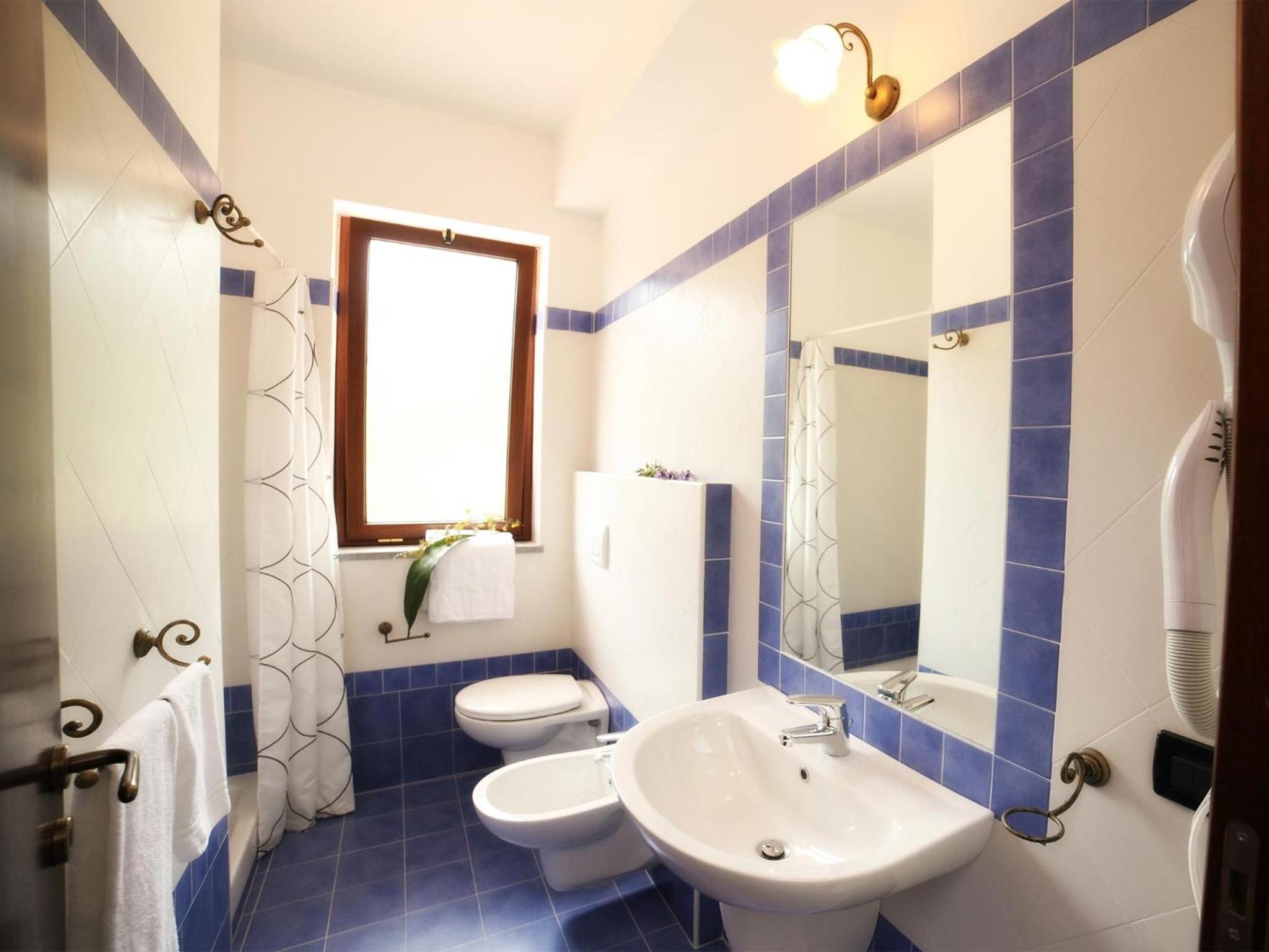 Deluxe Triple Room photo 2