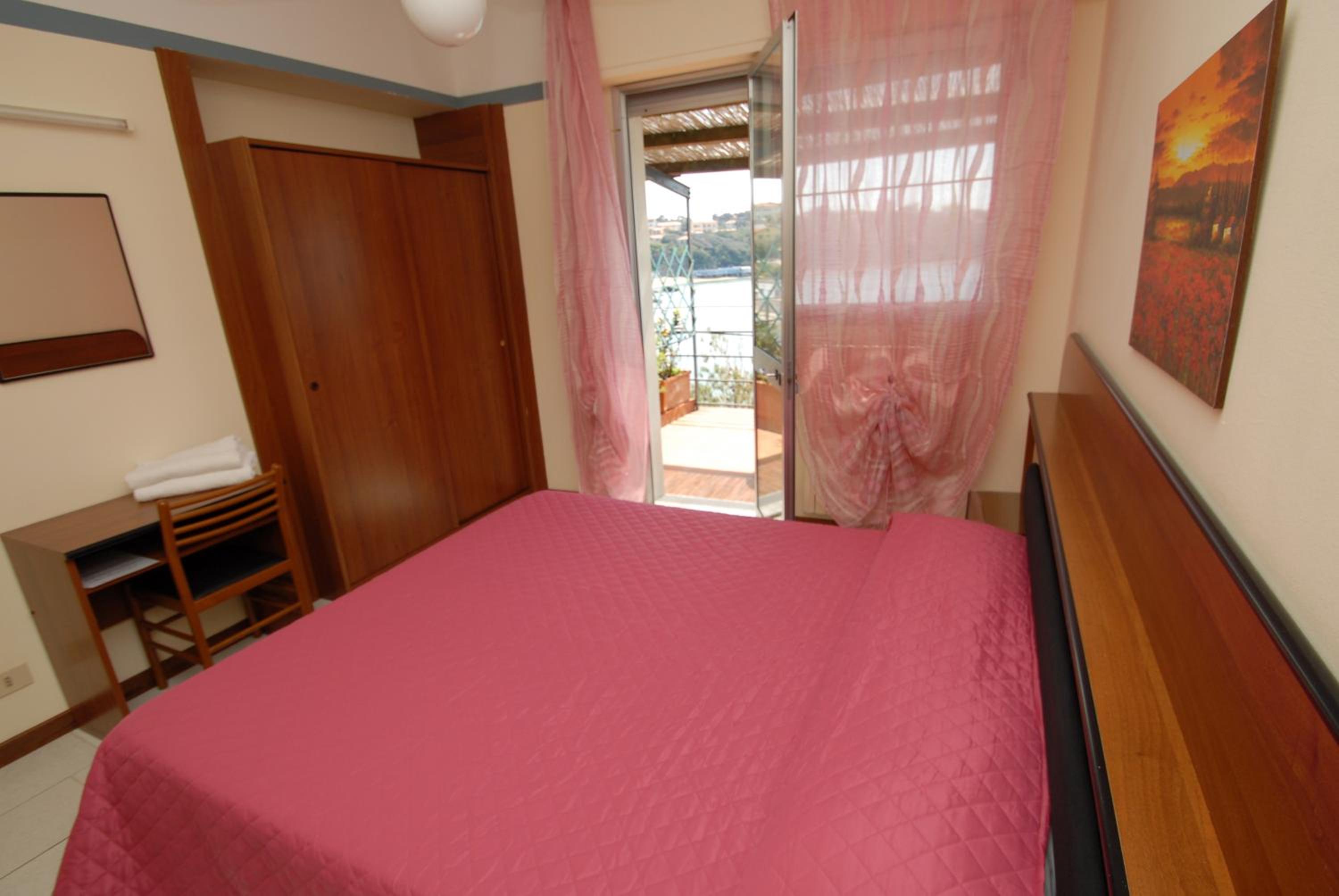 Standard Double Room with Balcony and Sea View photo 1