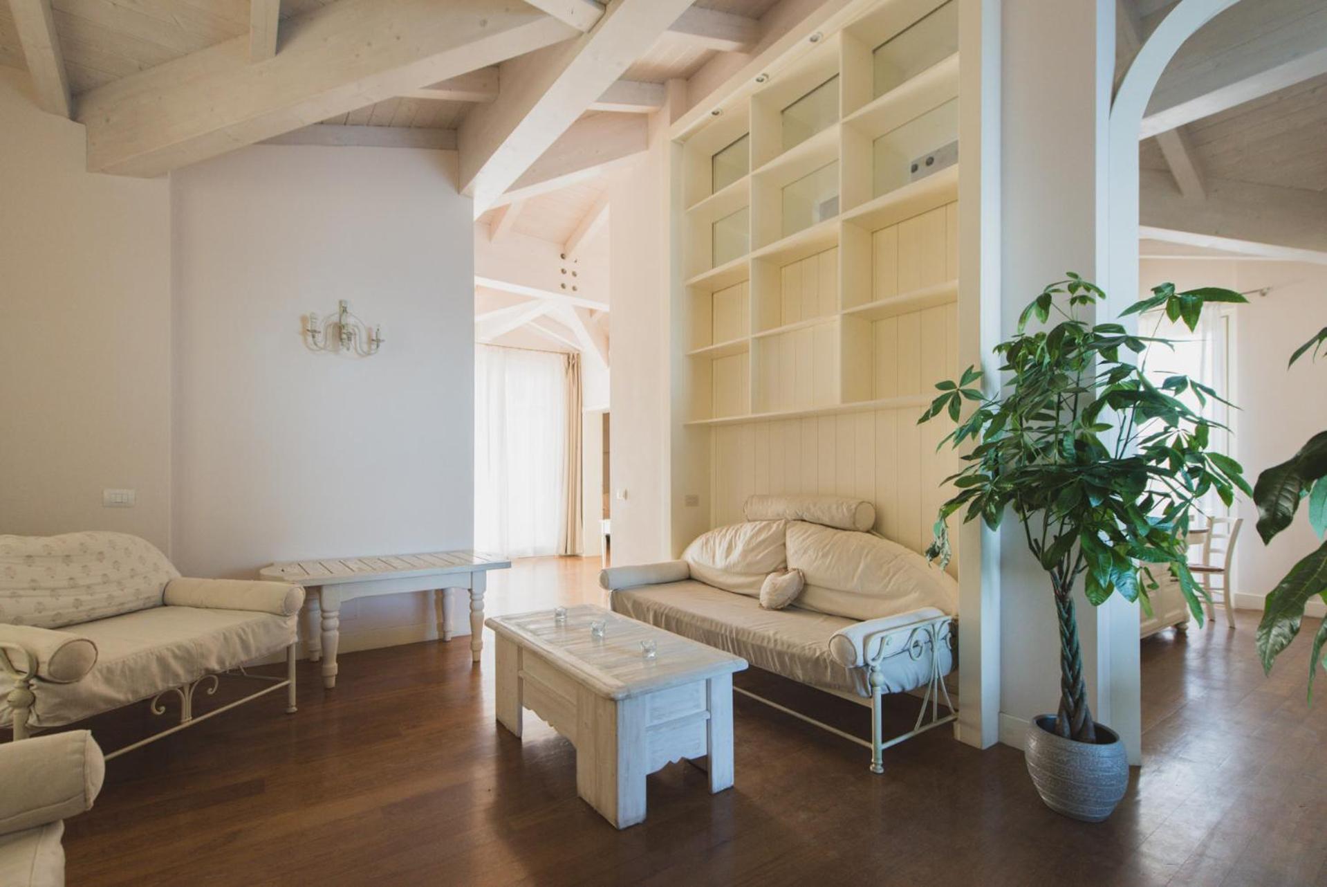 Four-Bedroom Apartment with Sea View photo 2