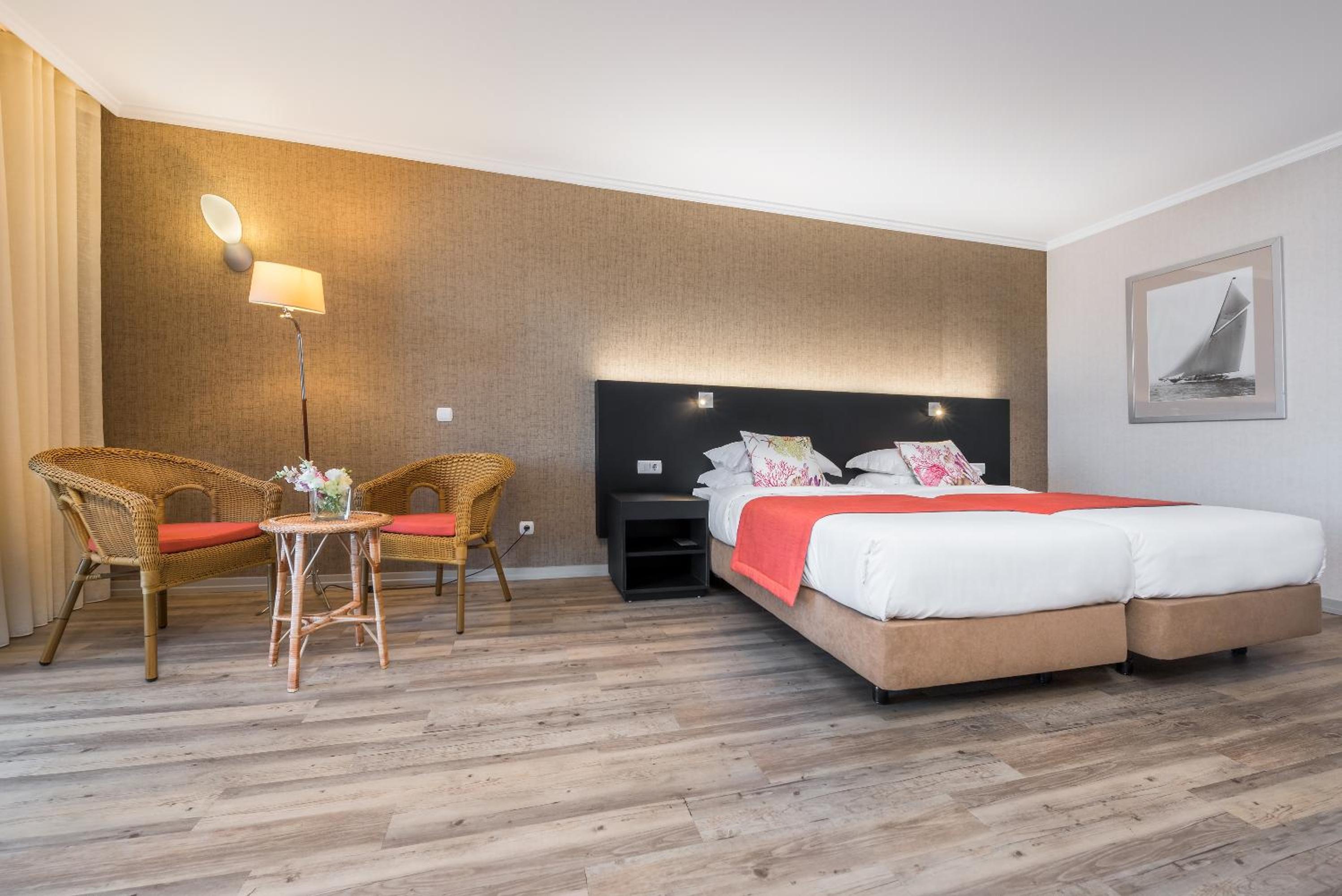 Twin Room with Sea View - Photo 3