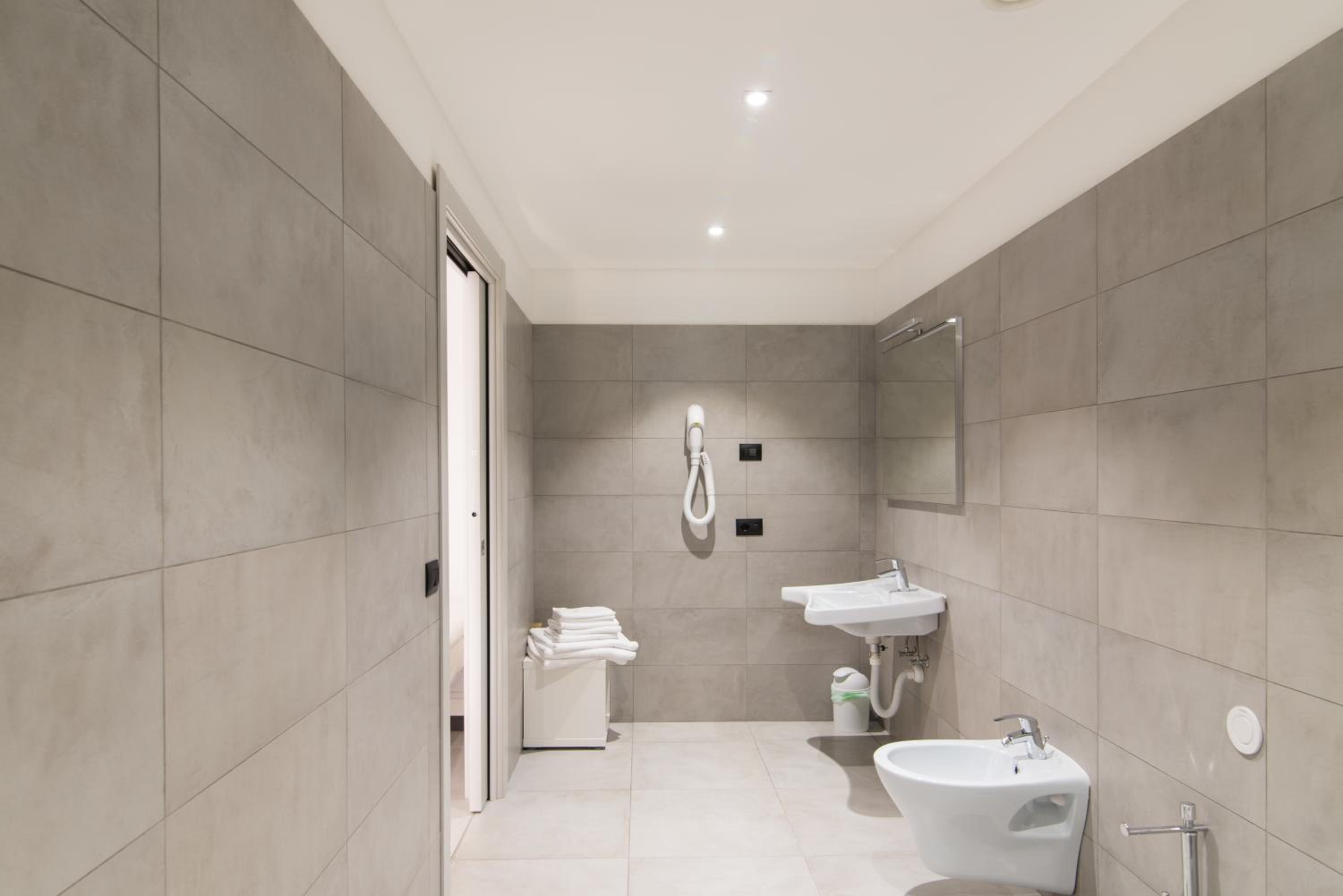 Triple Room - Disability Access (Ground Floor) photo 2