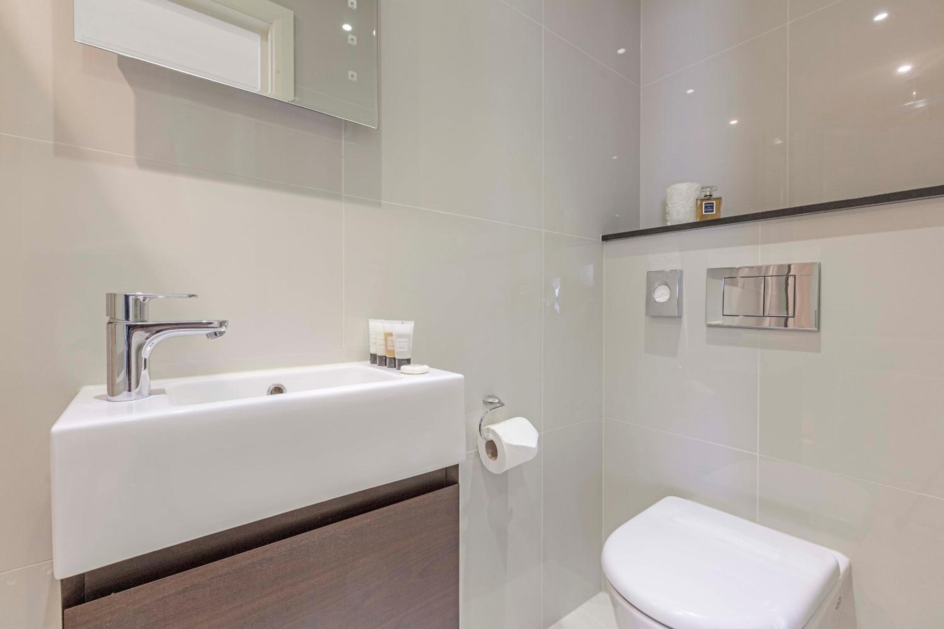 Superior Studio Apartment photo 2