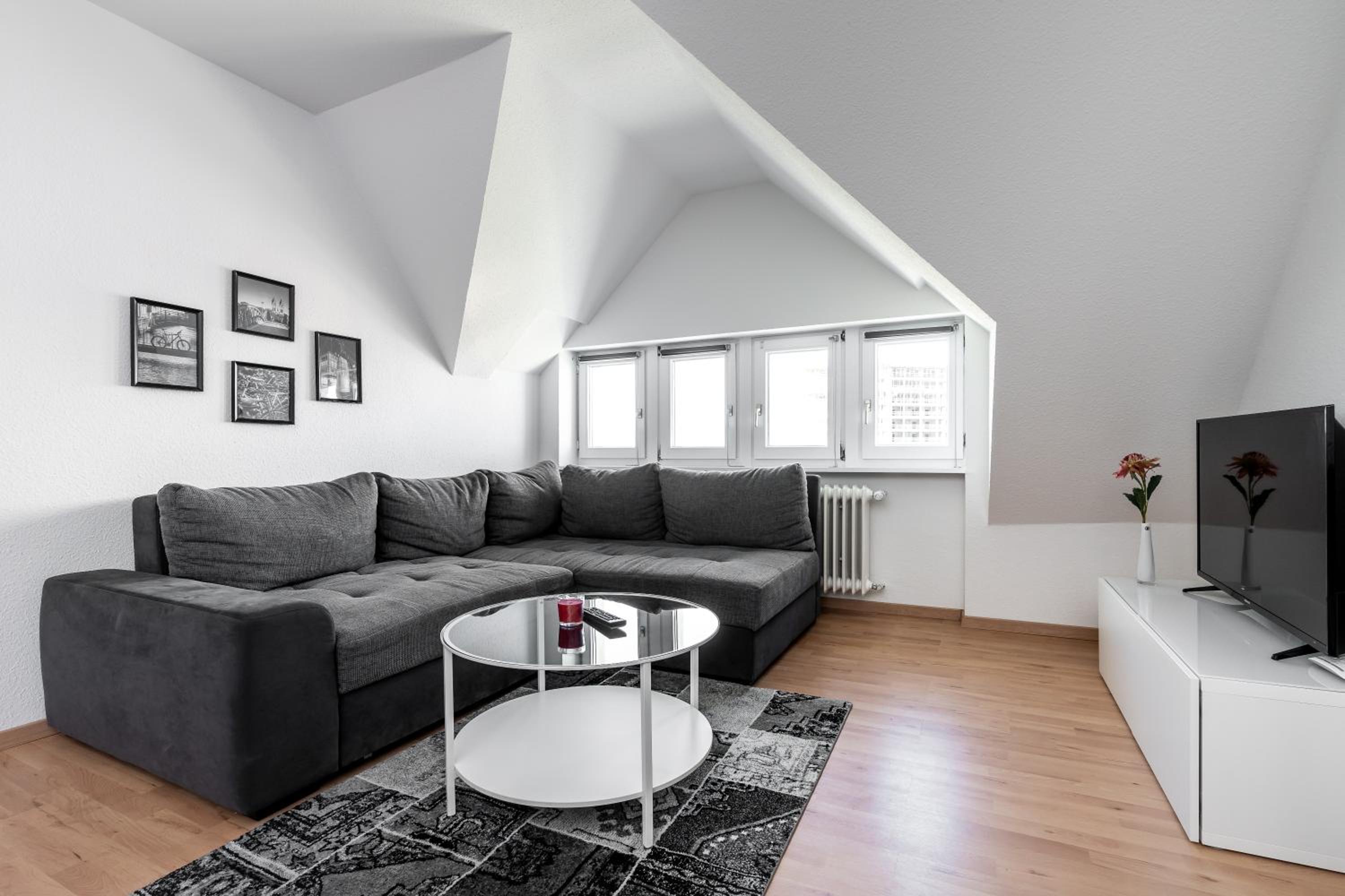 Three-Bedroom Apartment  on the 4th-floor  with balcony 5 photo 1