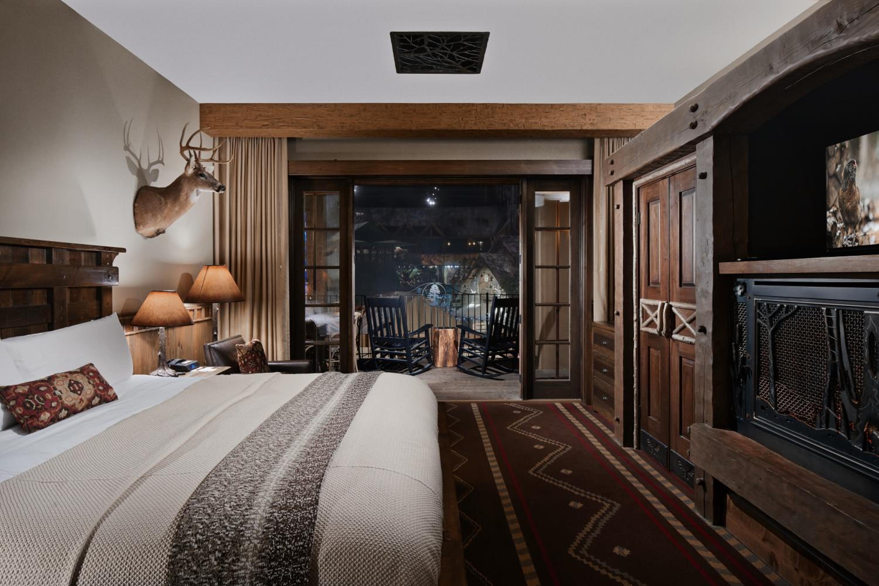 Treehouse King Suite