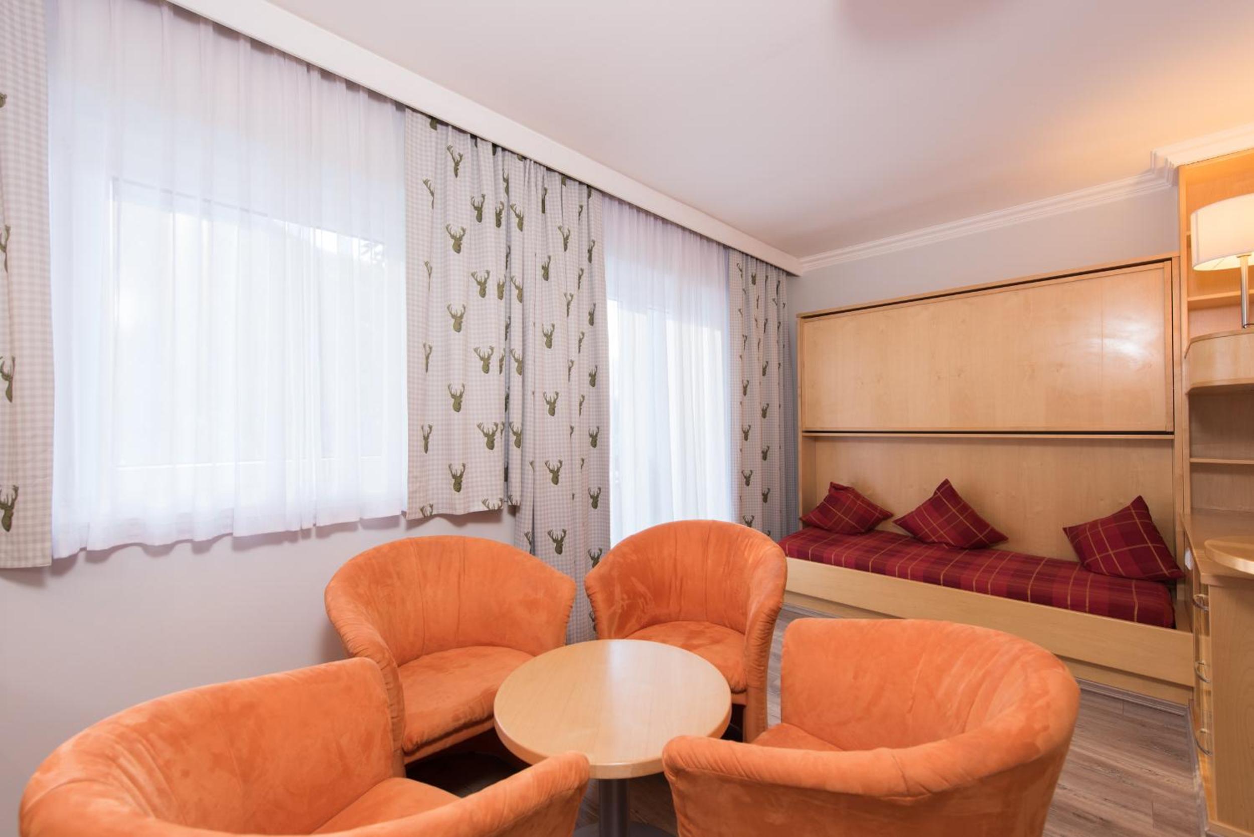 Family Room (2 Adults + 2 Children) photo 3
